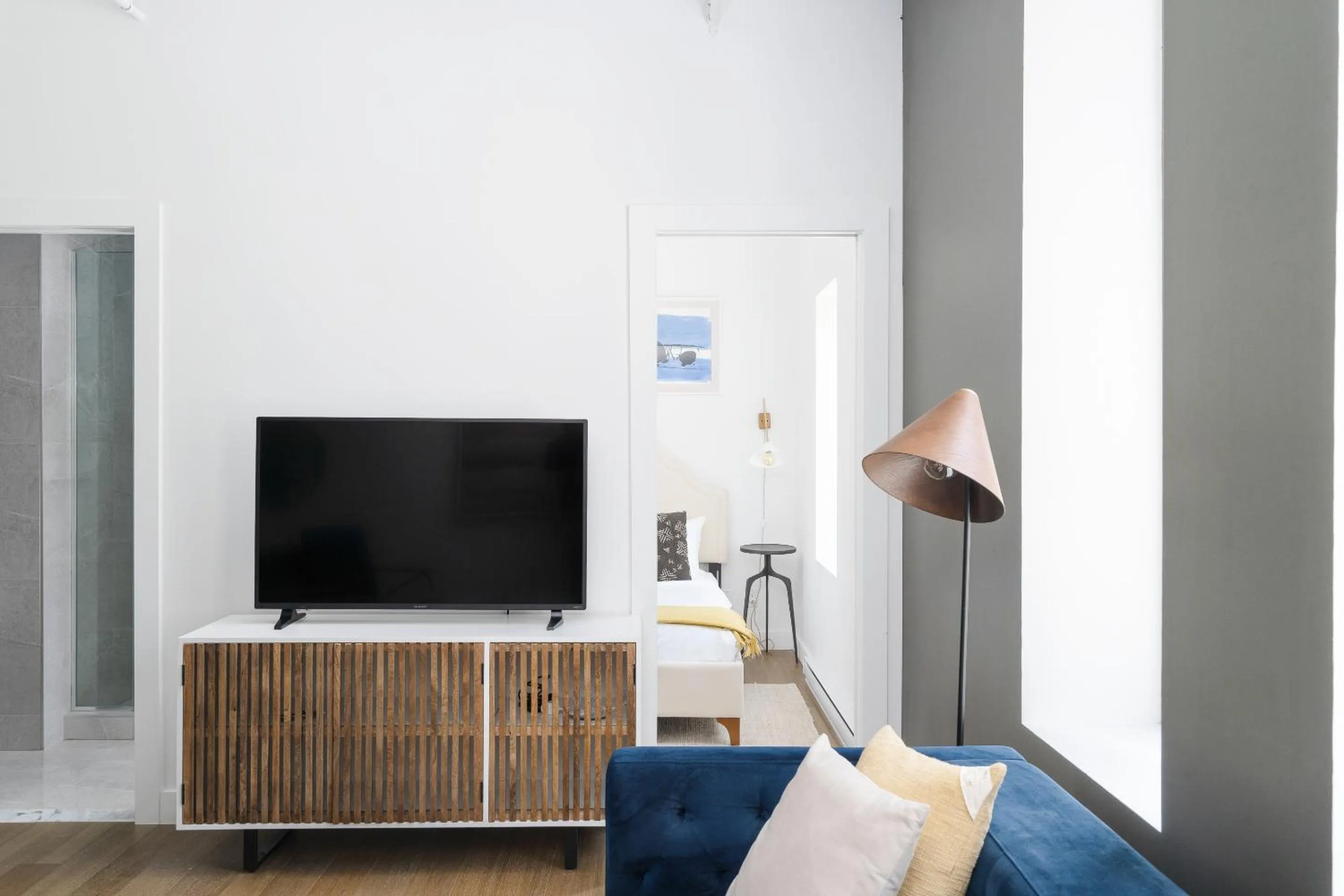 Bed in Bakan- Quartier des Congres, Convention District