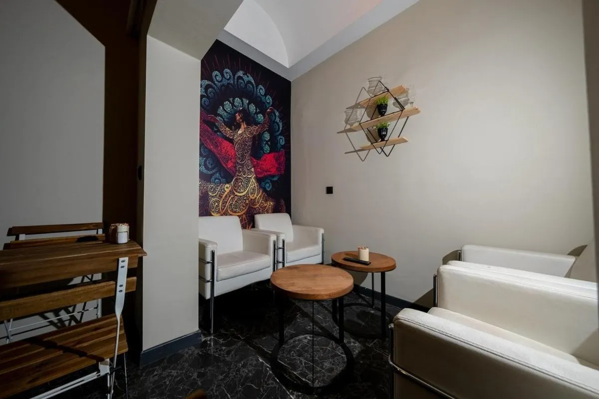 Communal lounge/ TV room in Meva Otel