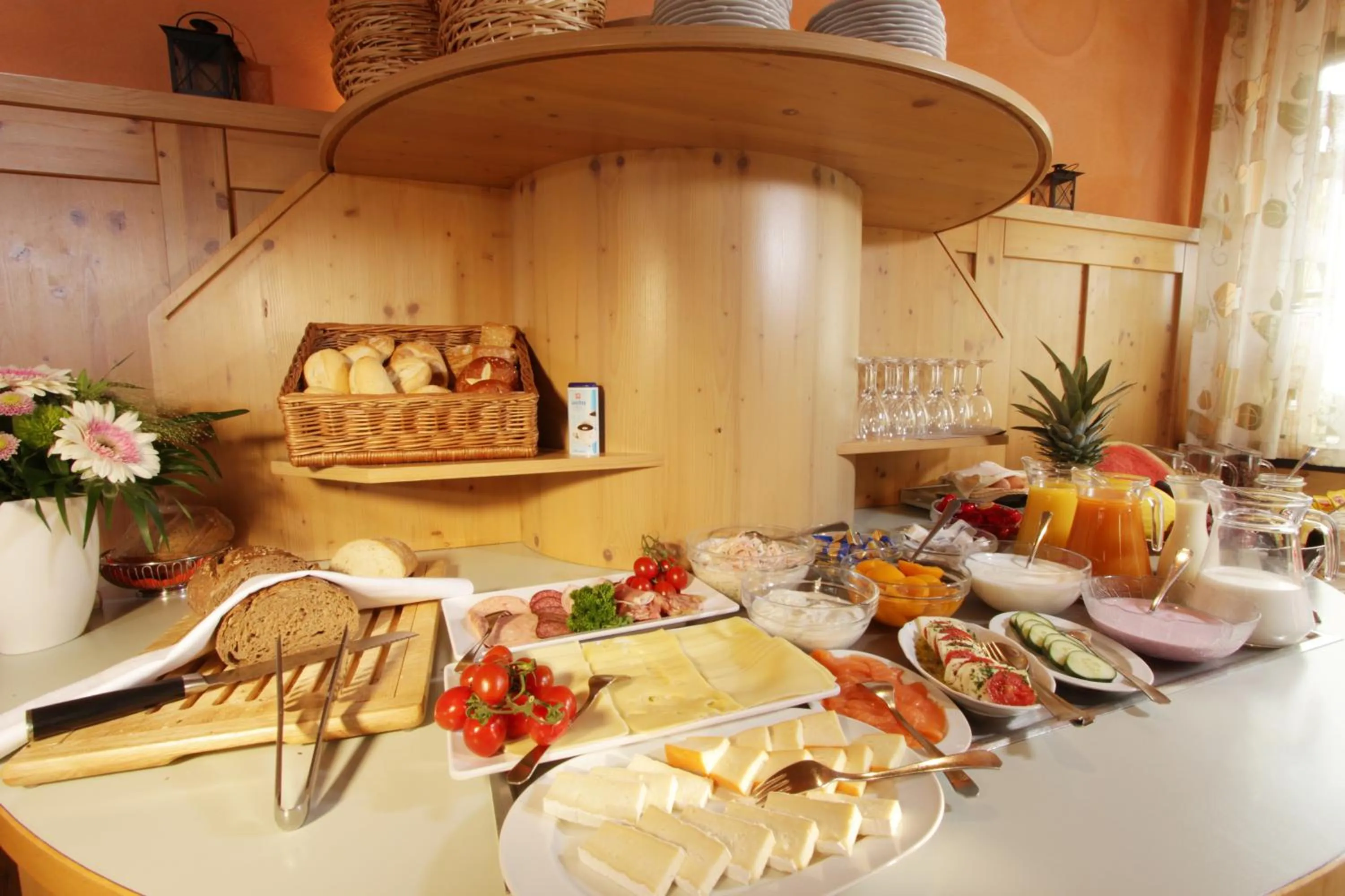 Buffet breakfast in REINHARDTs HOTEL