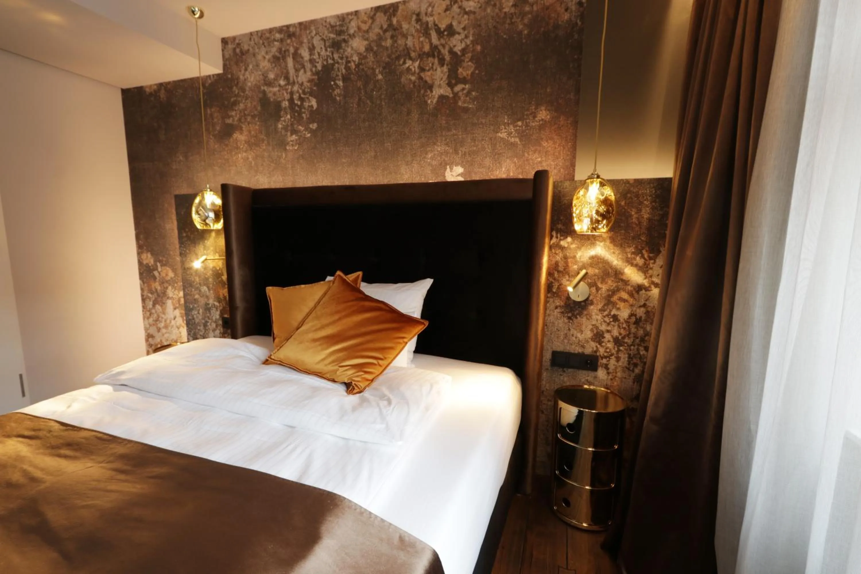 Photo of the whole room, Bed in REINHARDTs HOTEL