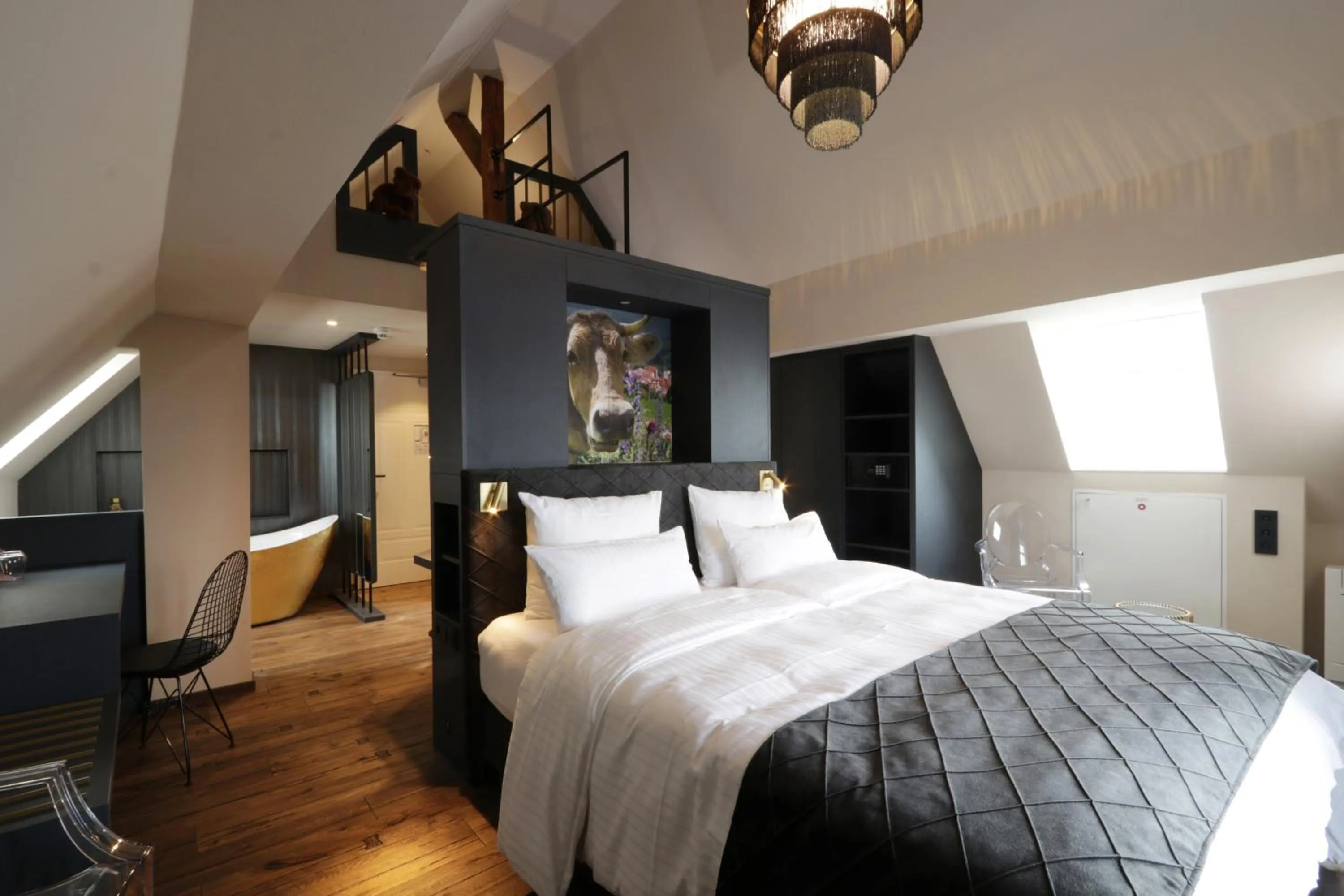 Bed in REINHARDTs HOTEL