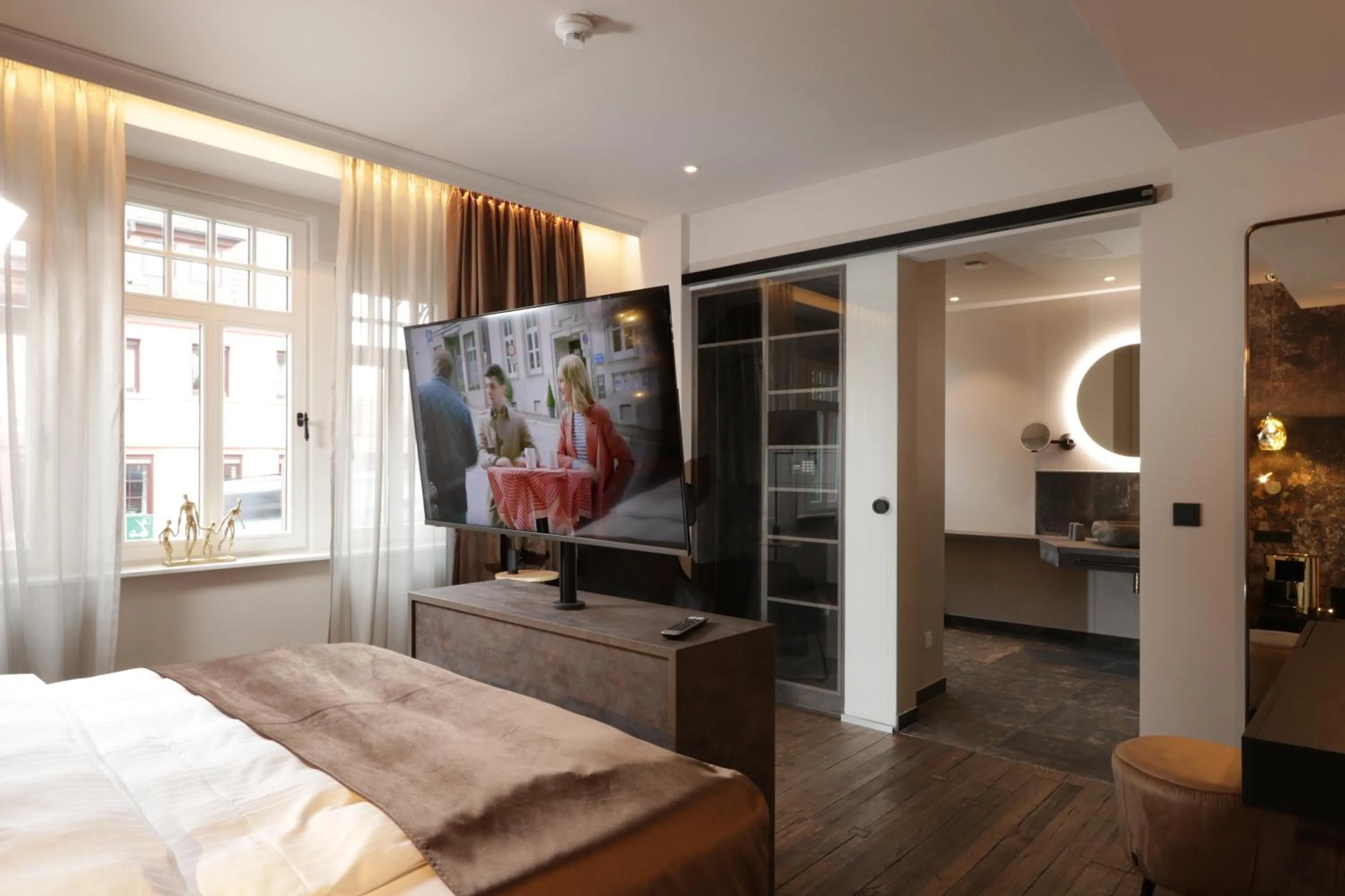 TV and multimedia, Bed in REINHARDTs HOTEL