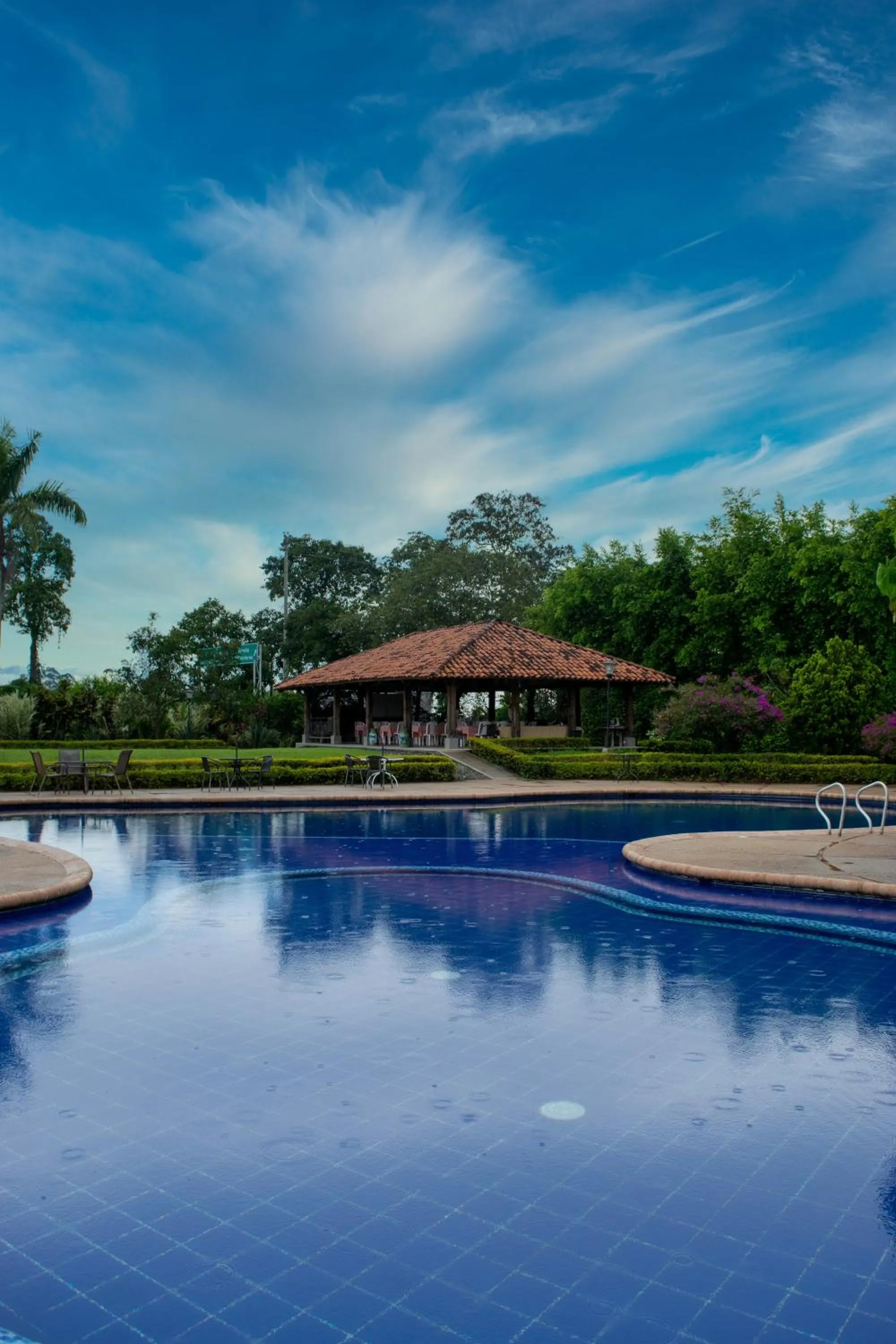 Pool view in Hotel Eden Parque del Cafe
