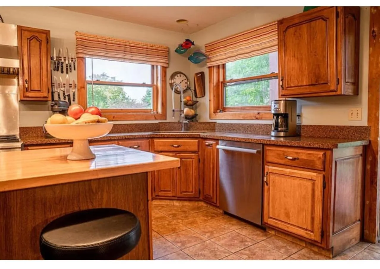 Point Au Roche Lodge