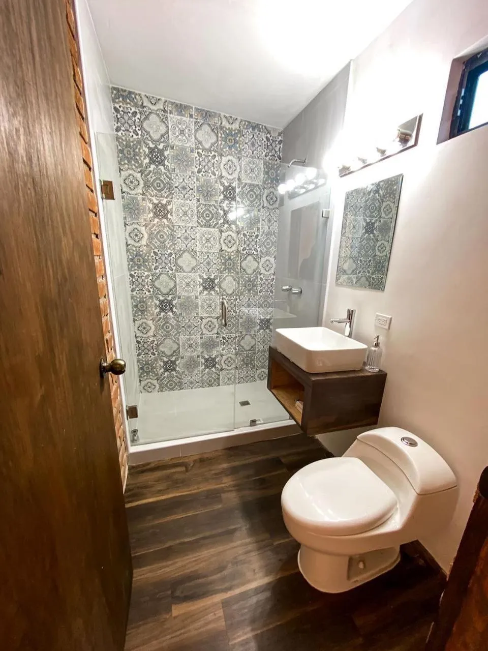 Toilet in Palta 60 Valle de Guadalupe