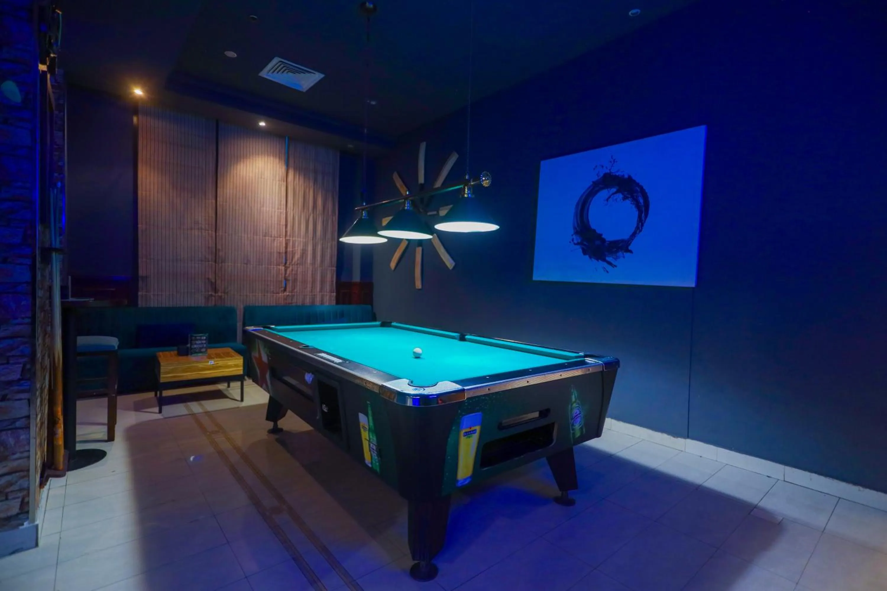 Restaurant/places to eat in Ramee Palace Hotel