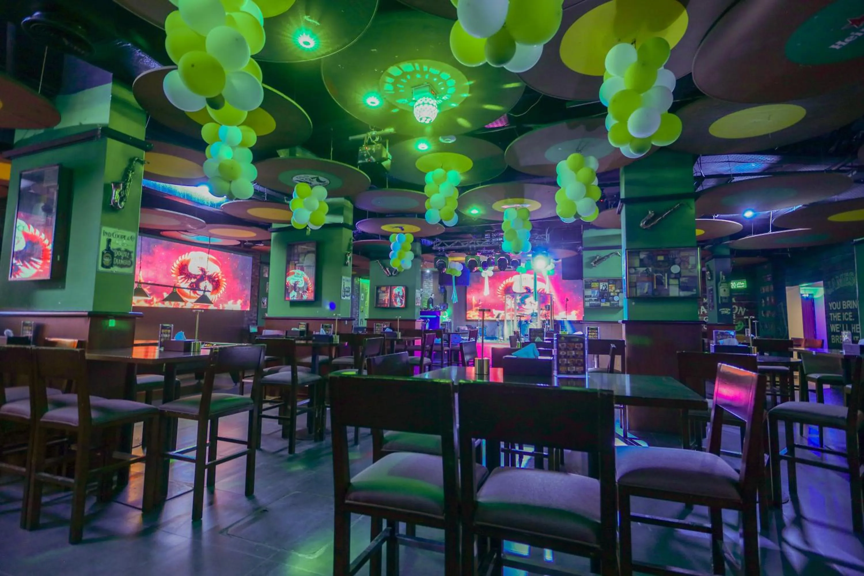 Restaurant/places to eat in Ramee Palace Hotel