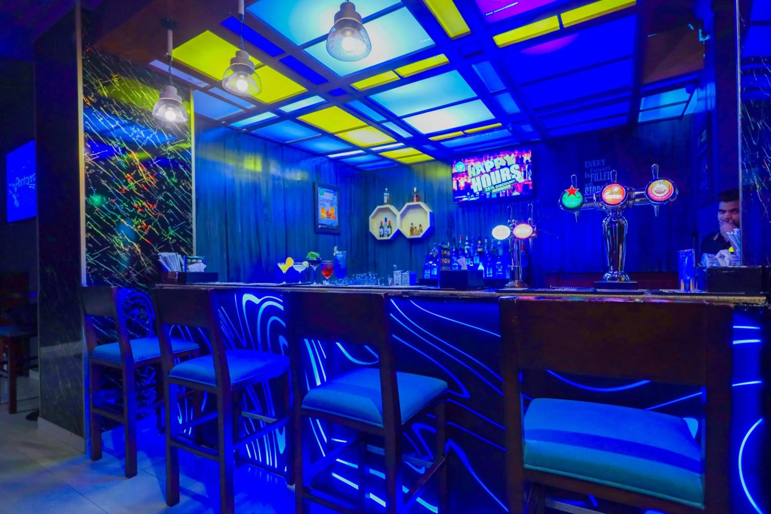 Restaurant/places to eat in Ramee Palace Hotel