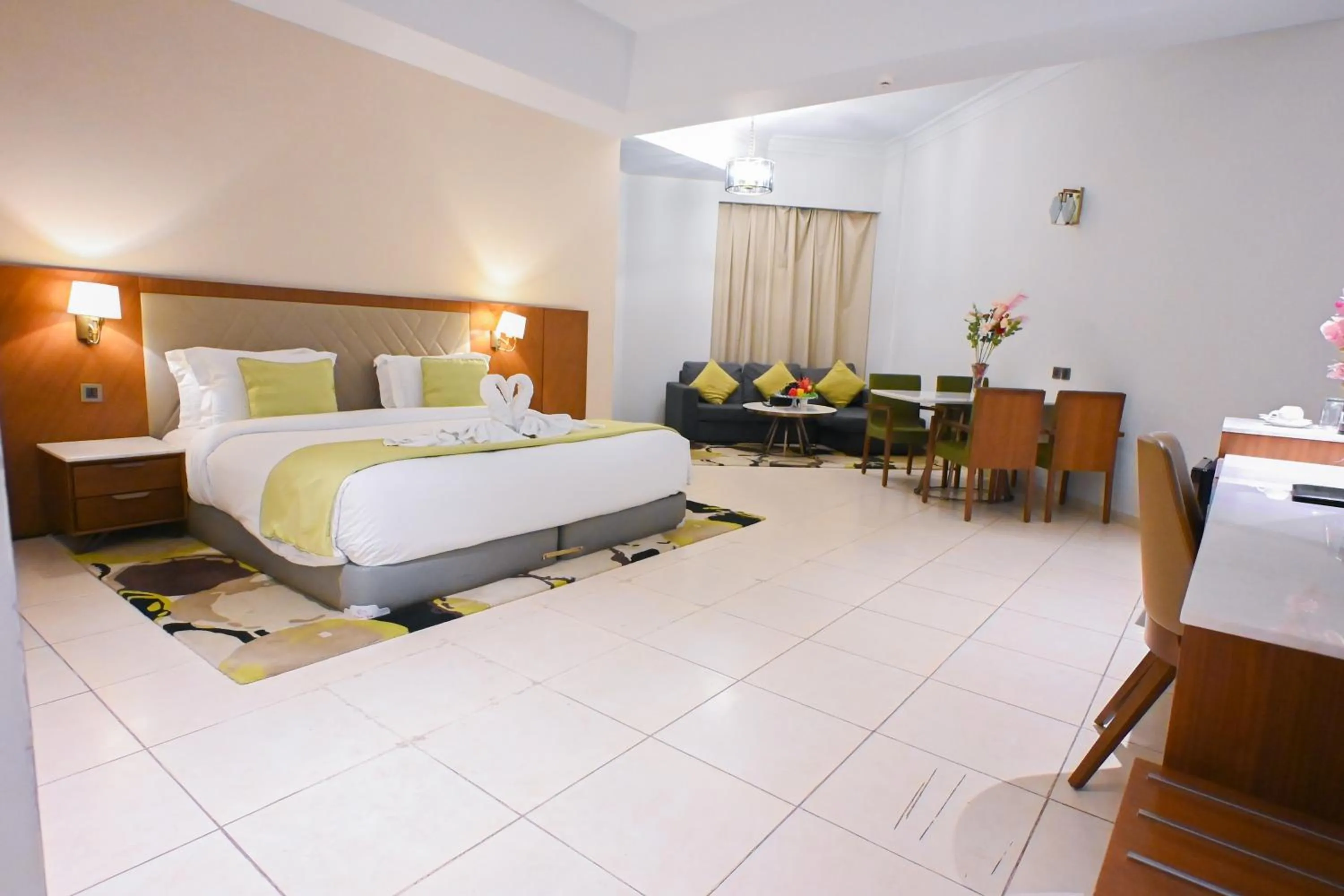 Photo of the whole room, Bed in Ramee Palace Hotel