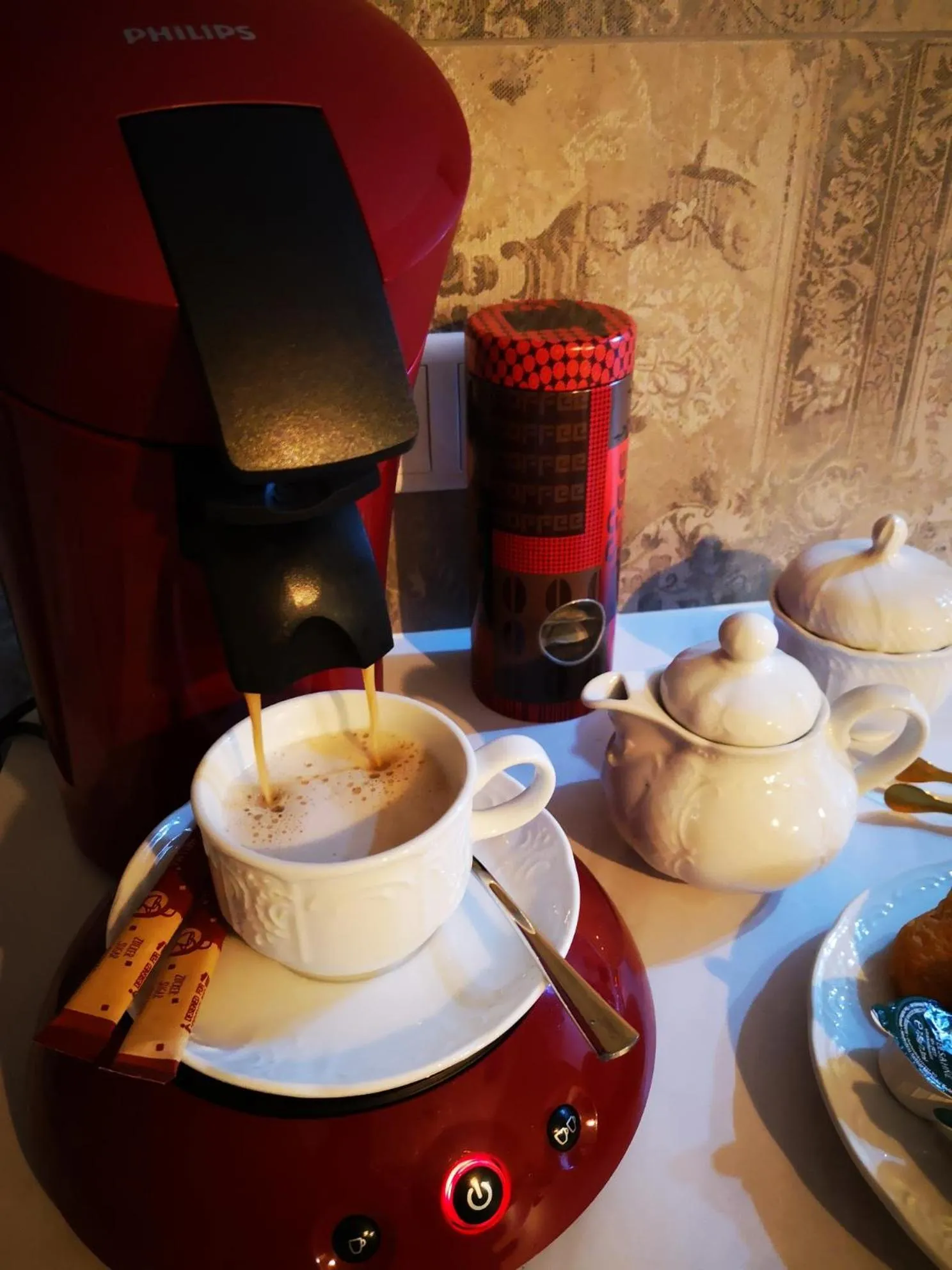 Coffee/tea facilities in Aparthotel "Goldener Hahn Apartments"