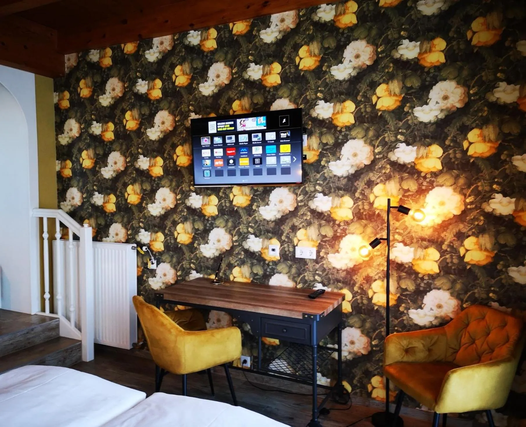 TV and multimedia, Bed in Aparthotel "Goldener Hahn Apartments"