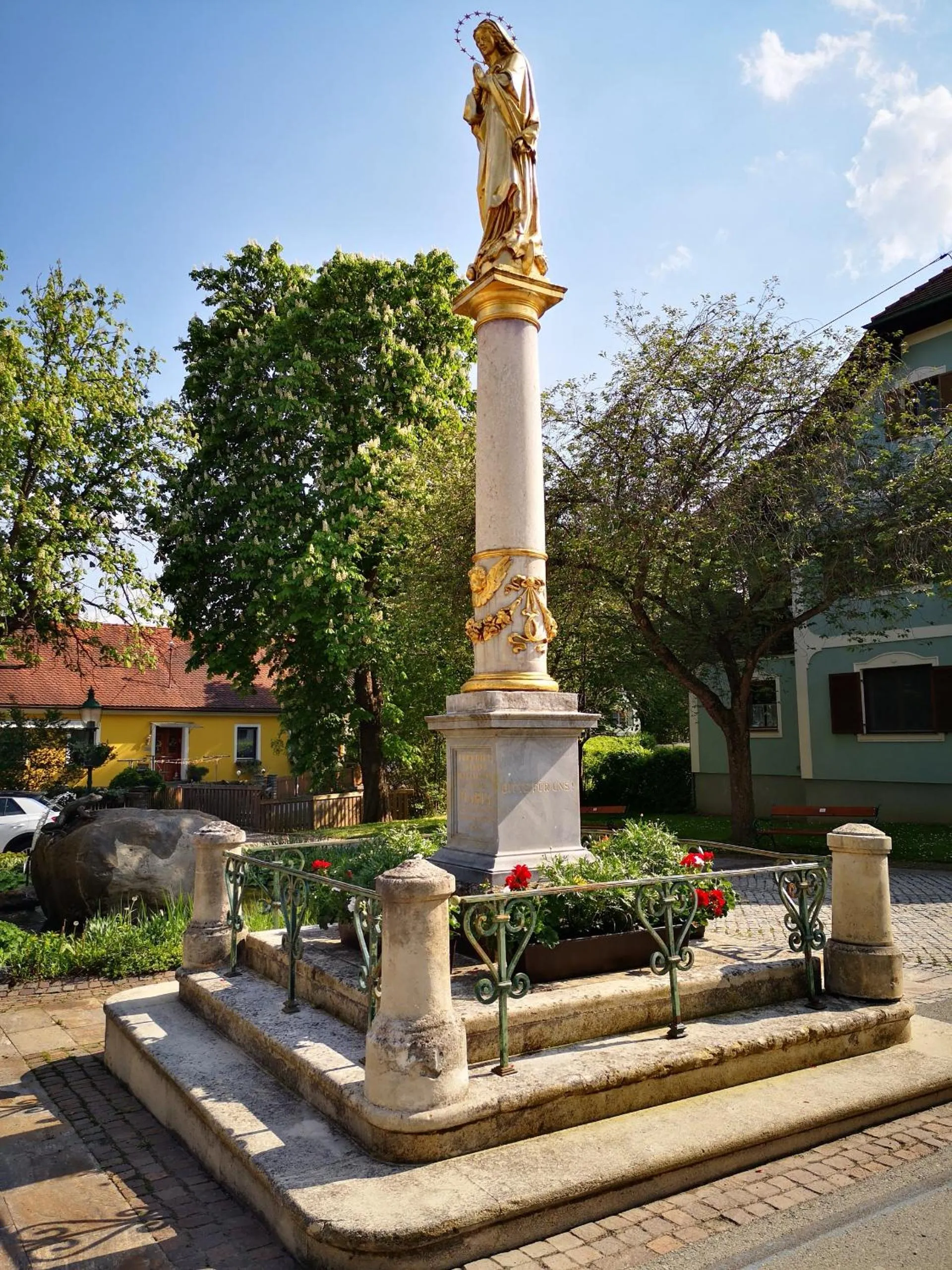 Nearby landmark in Aparthotel "Goldener Hahn Apartments"