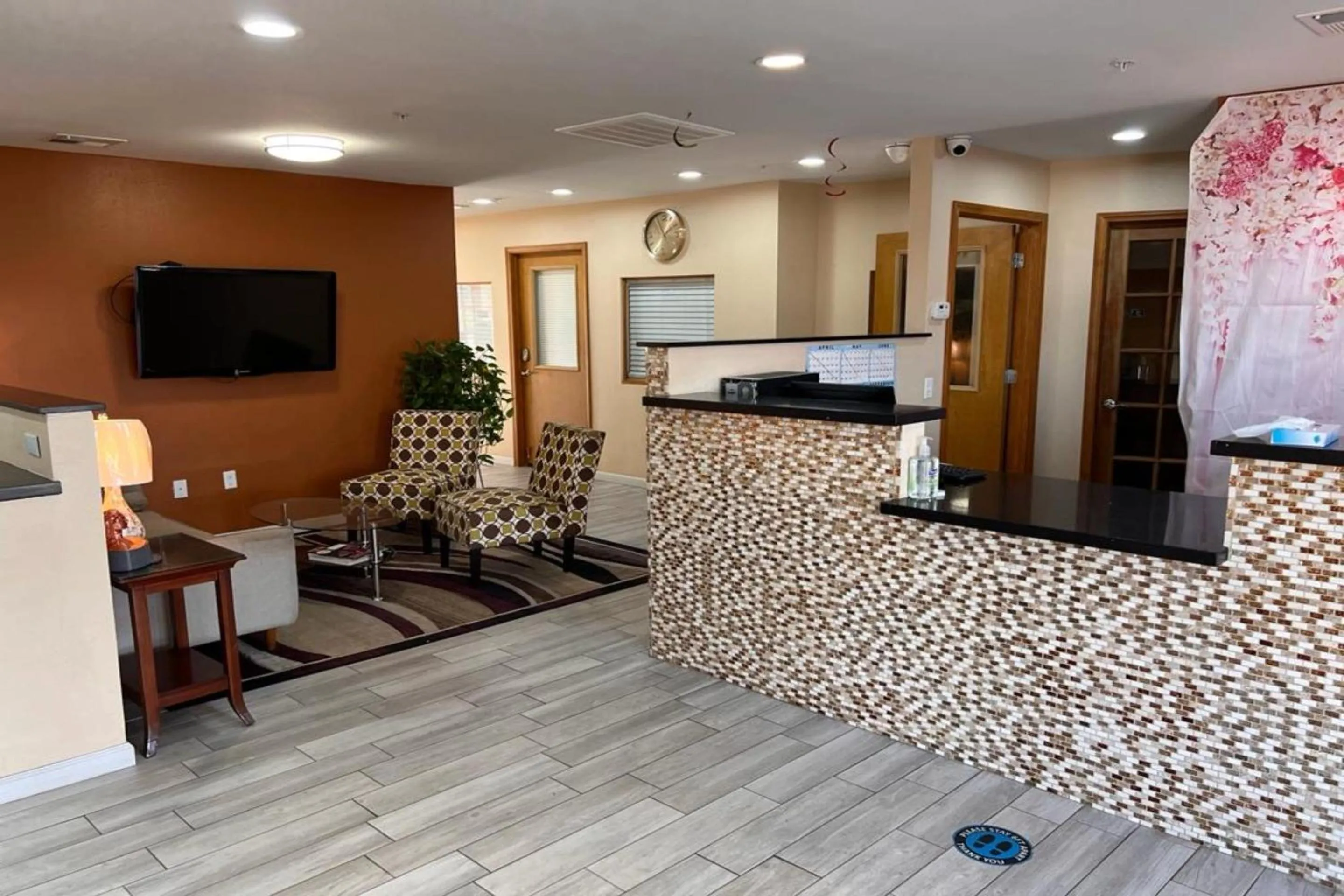 Lobby or reception in Cambridge Inn