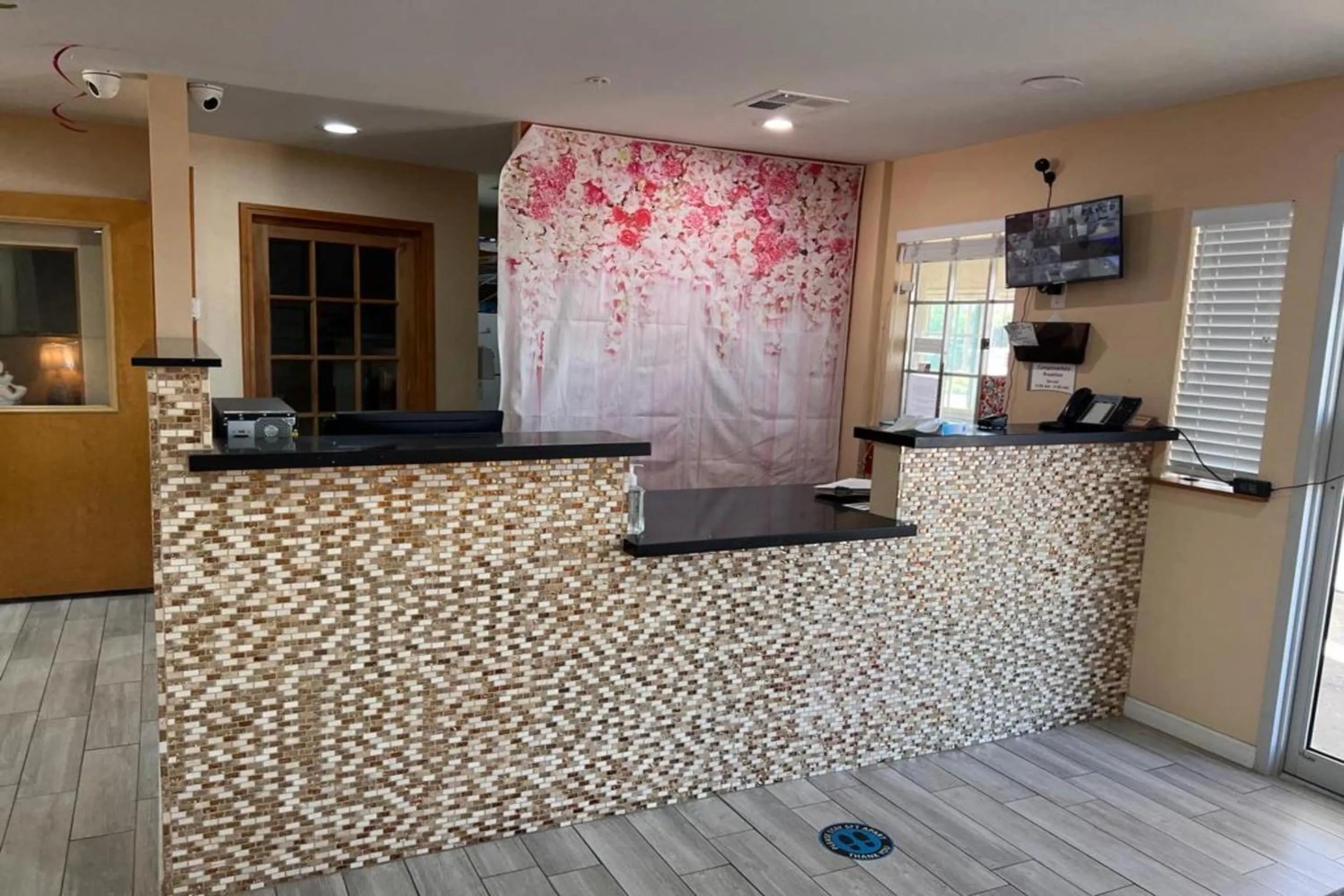 Lobby or reception in Cambridge Inn