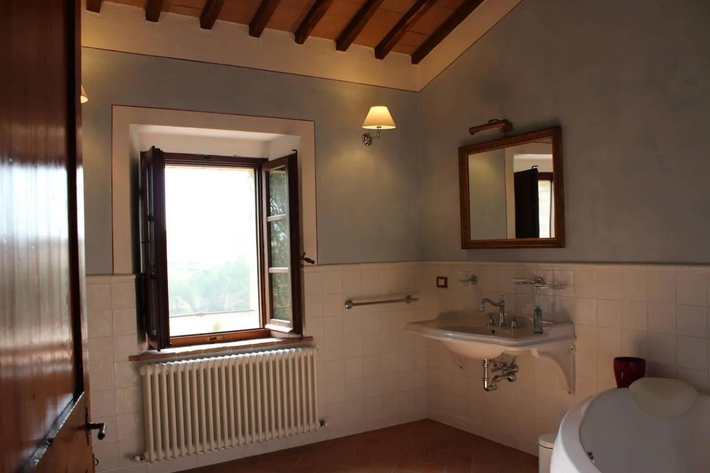 Bathroom in Cordella in Montalcino Wine Resort