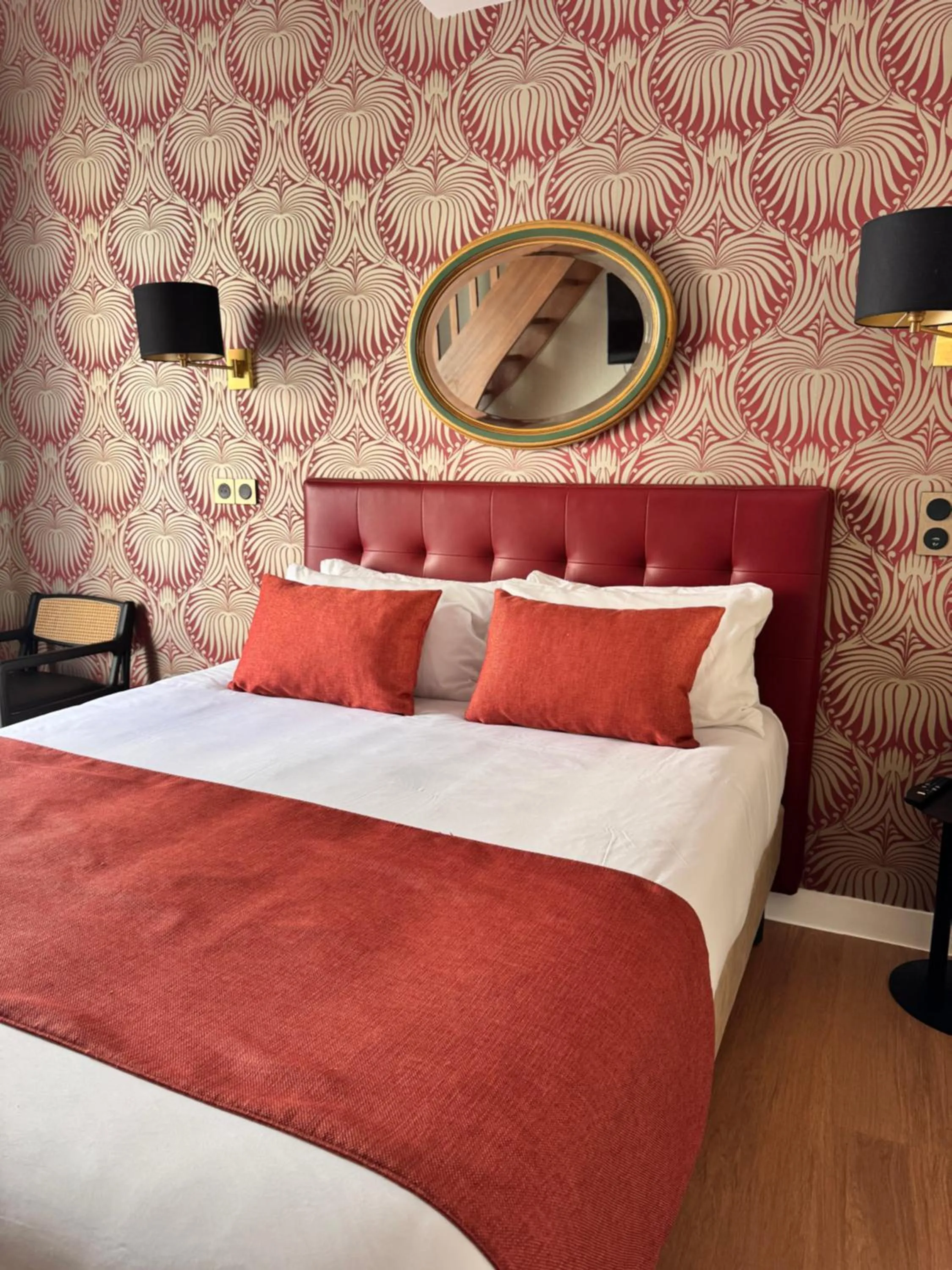 Bed in Churchill Hotel Bayeux Centre