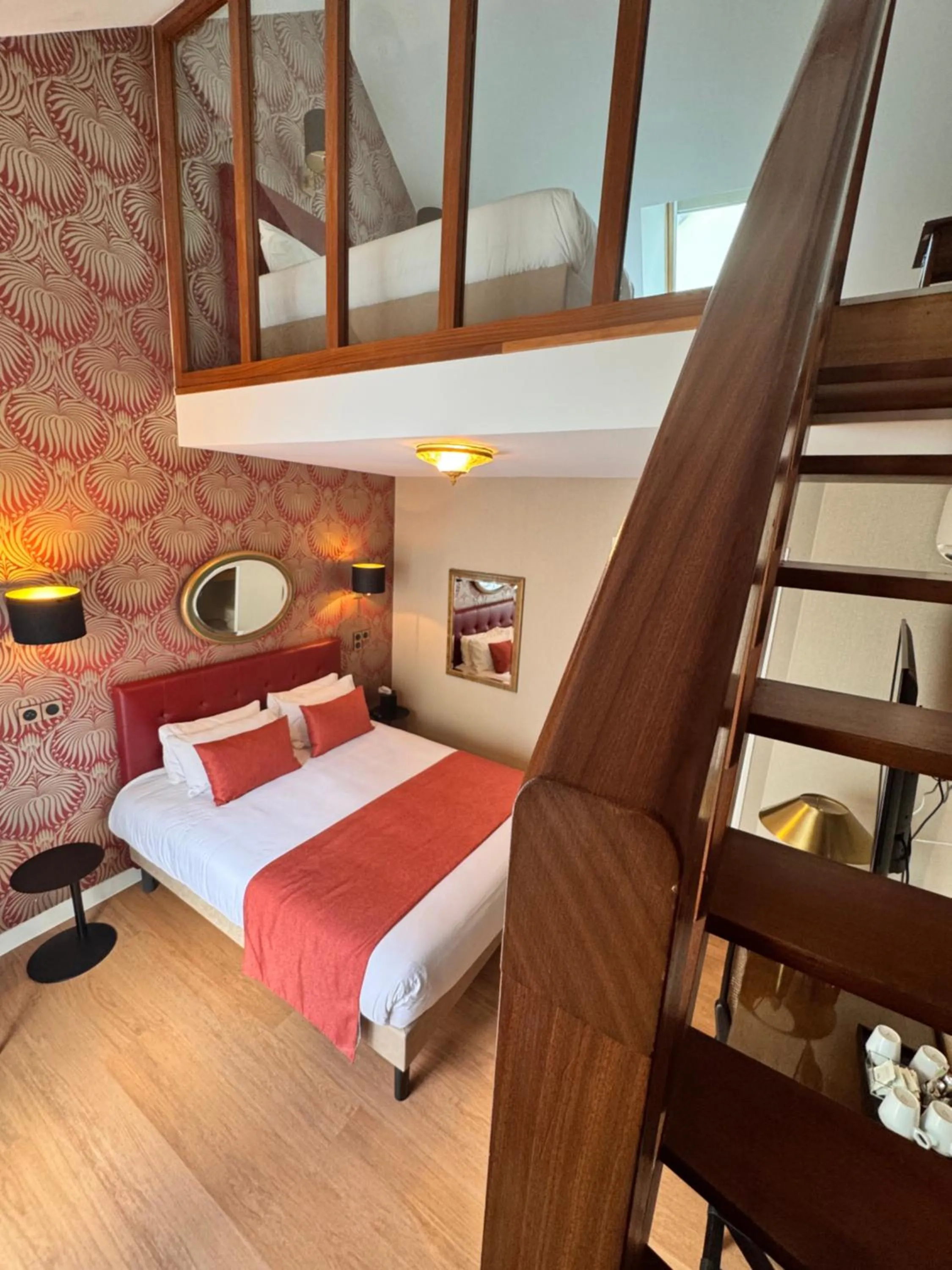 Bed in Churchill Hotel Bayeux Centre