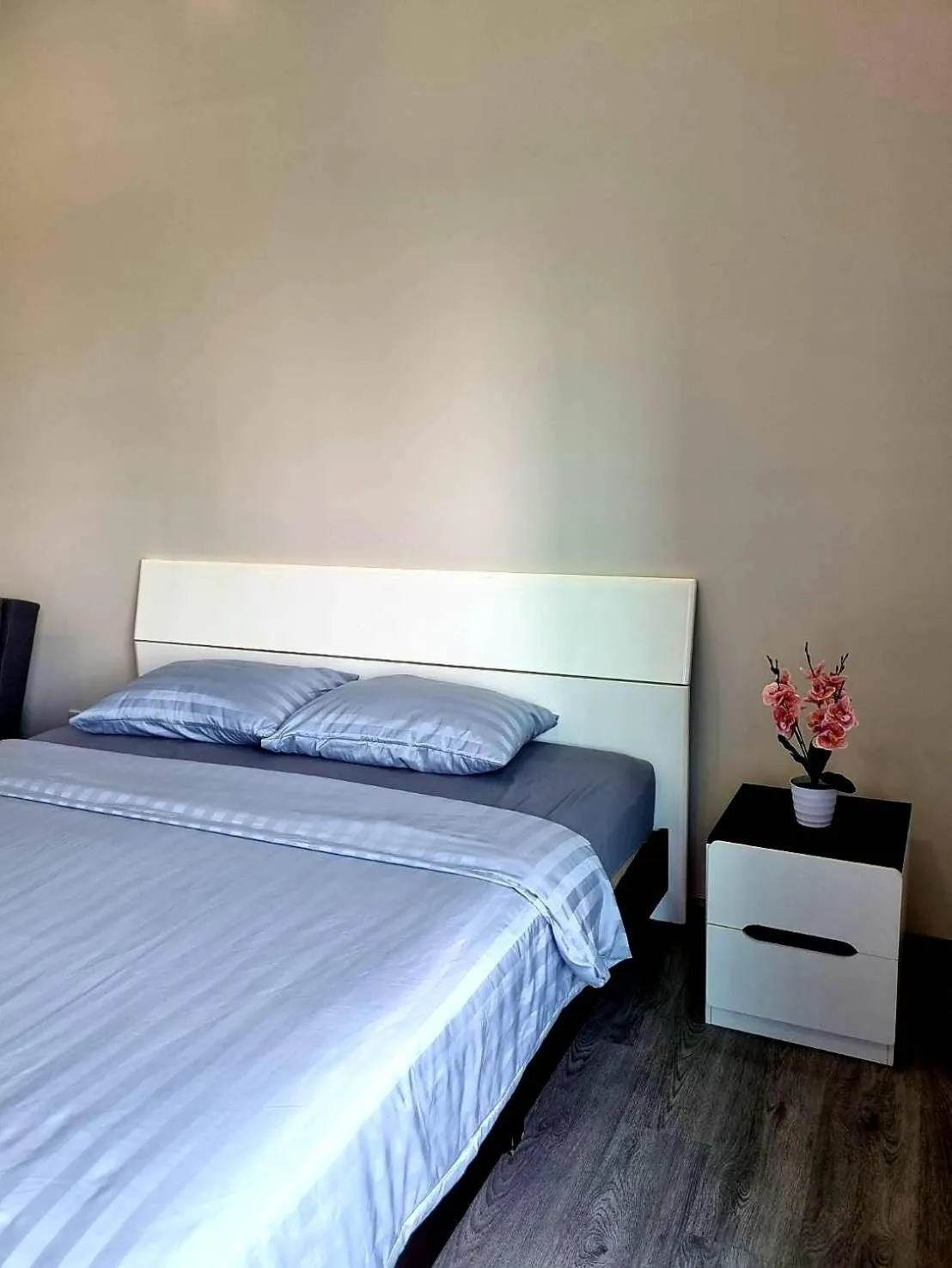 Bed in Aqua Residences อควา เรสซิเดนซ์ ห้องพักใหม่ให้เช่า ติดรถไฟฟ้าสถานีวุฒากาศ