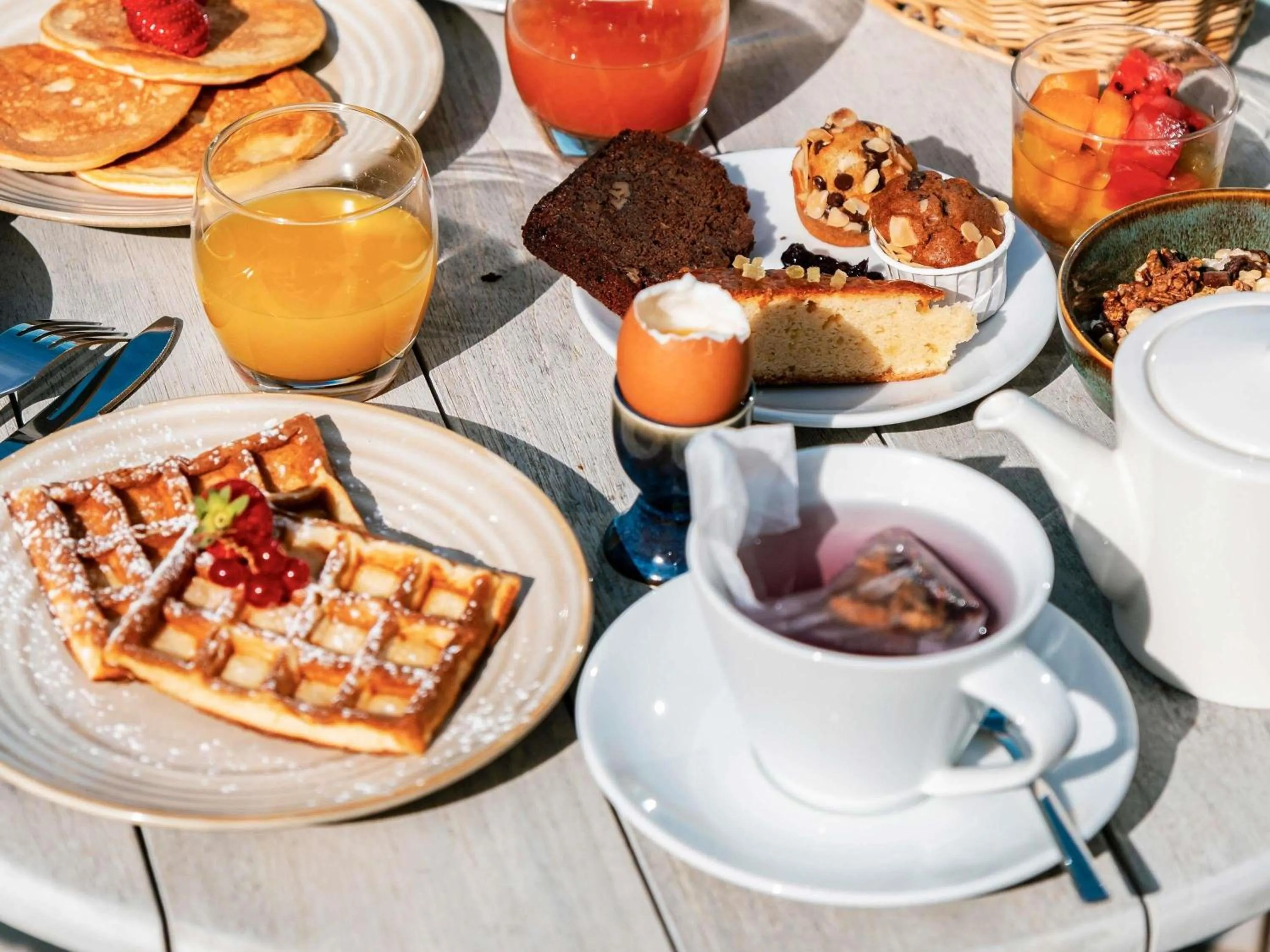Breakfast in La Grande Terrasse Hotel & Spa La Rochelle - MGallery Collection