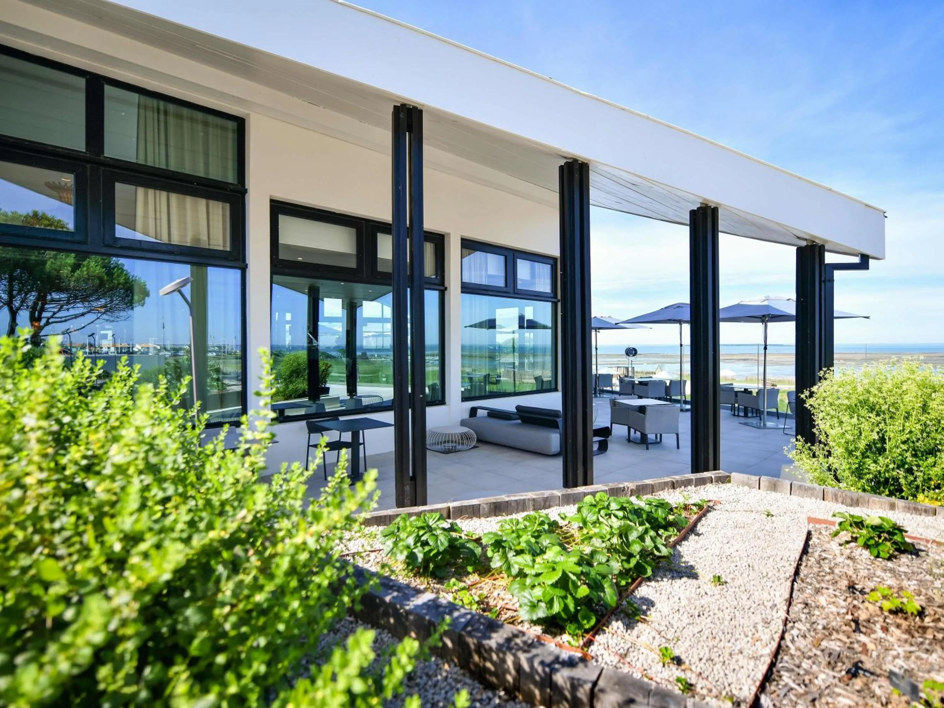 Restaurant/places to eat in La Grande Terrasse Hotel & Spa La Rochelle - MGallery Collection