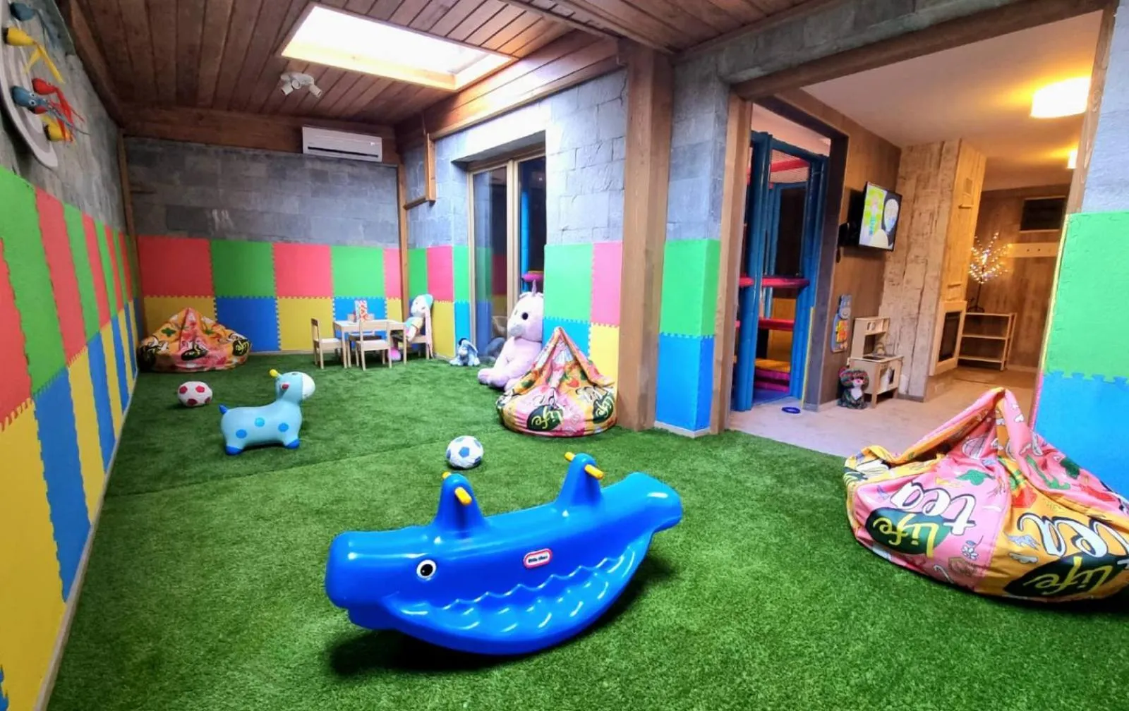 Kids's club in BOUTIQUE Hotel ENTRY E