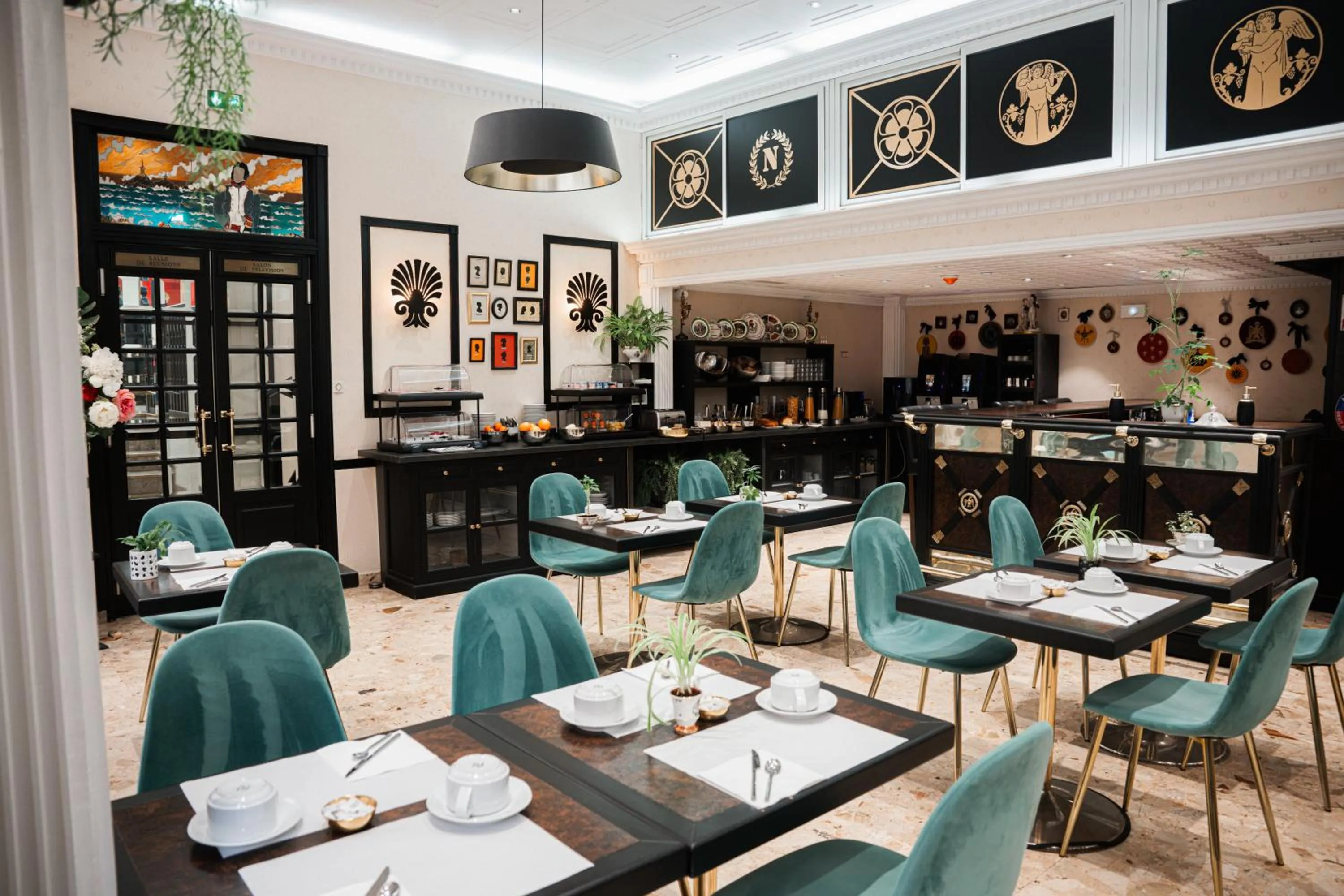 Restaurant/places to eat in Napoleon