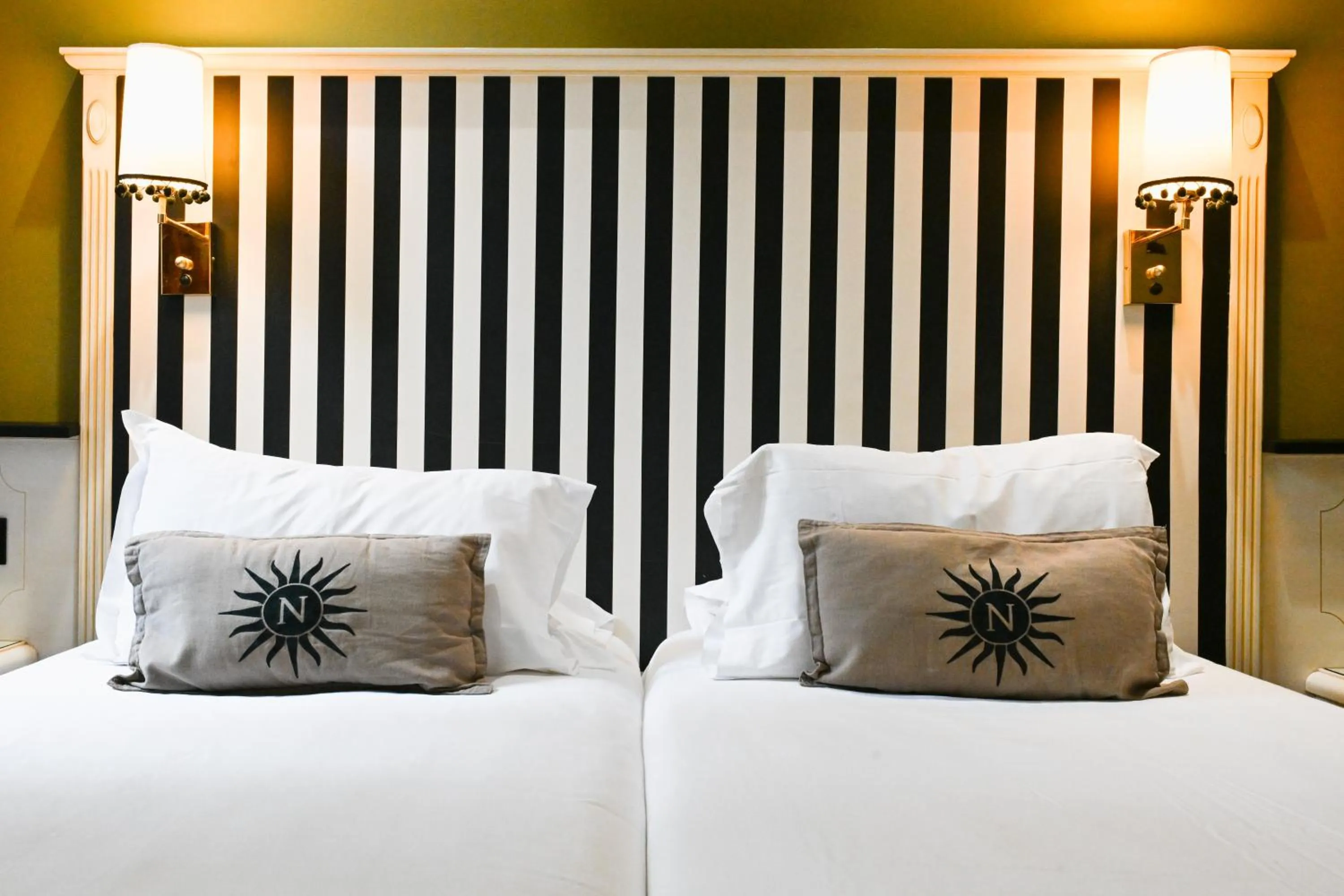 Property building, Bed in Napoleon