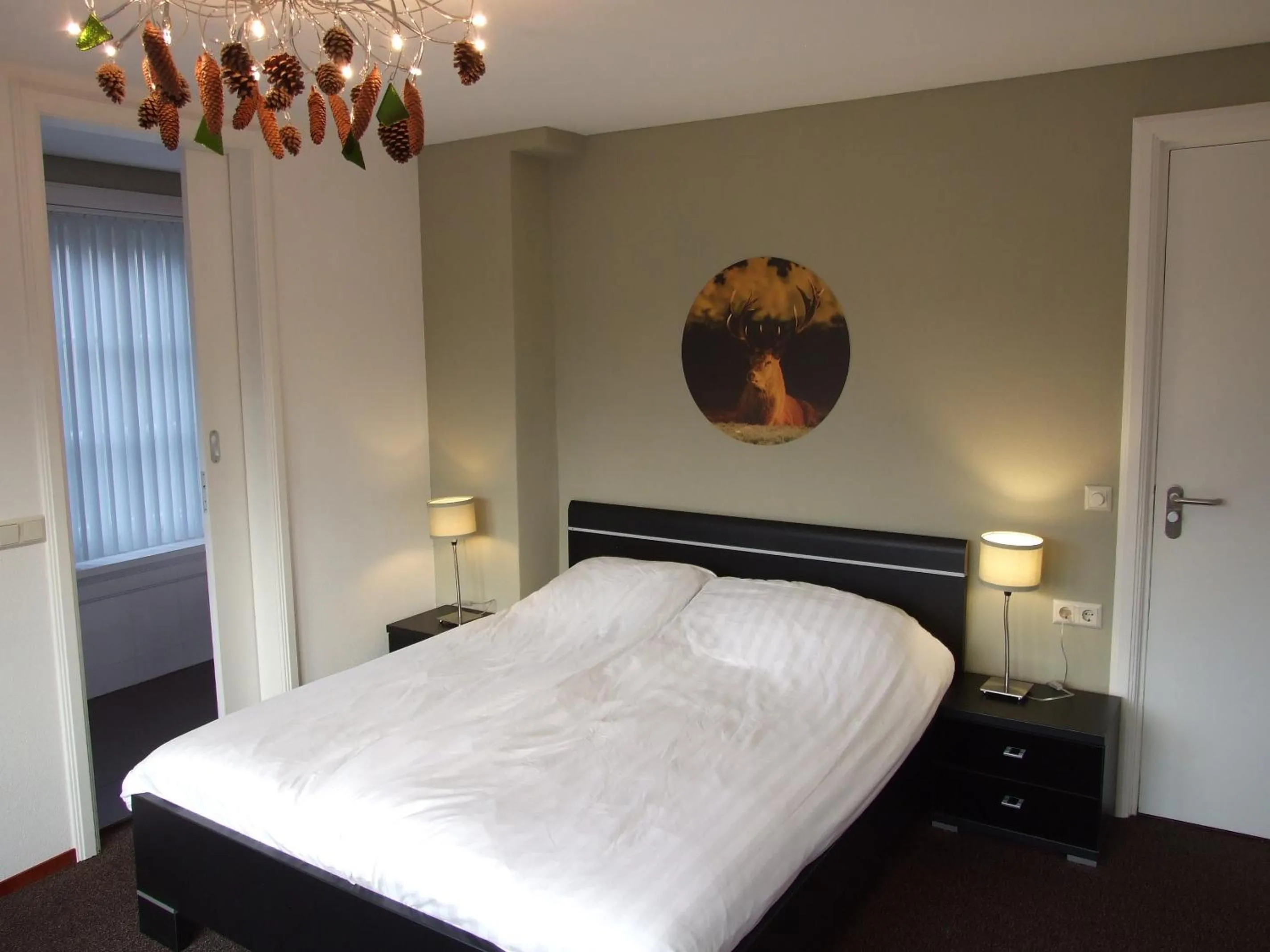 Bed in Meneer Pos