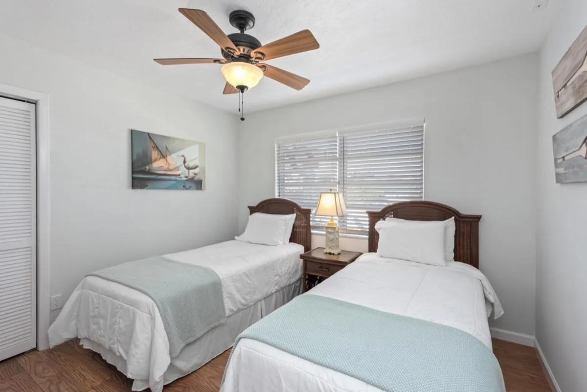 Bed in ELEVATED 955 - Spacious Family Riverfront home 4 Bedrooms