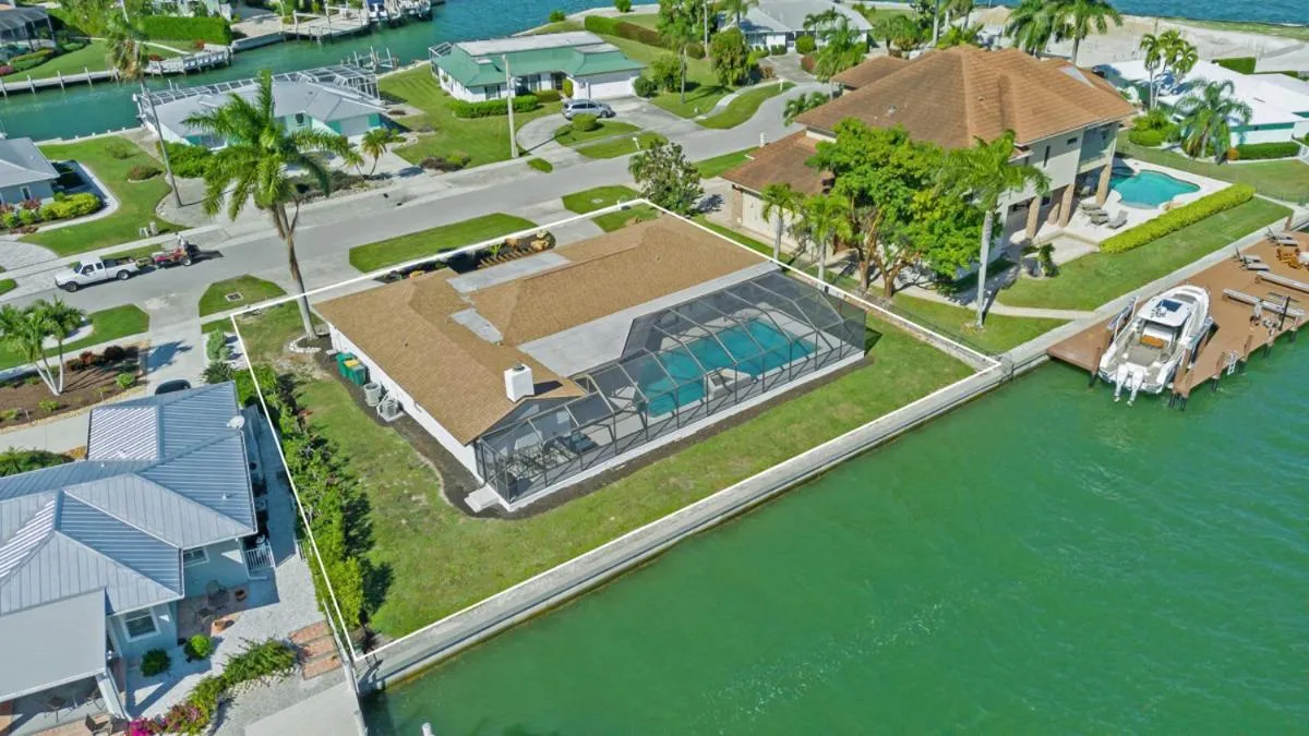 Bird's eye view in ELEVATED 955 - Spacious Family Riverfront home 4 Bedrooms