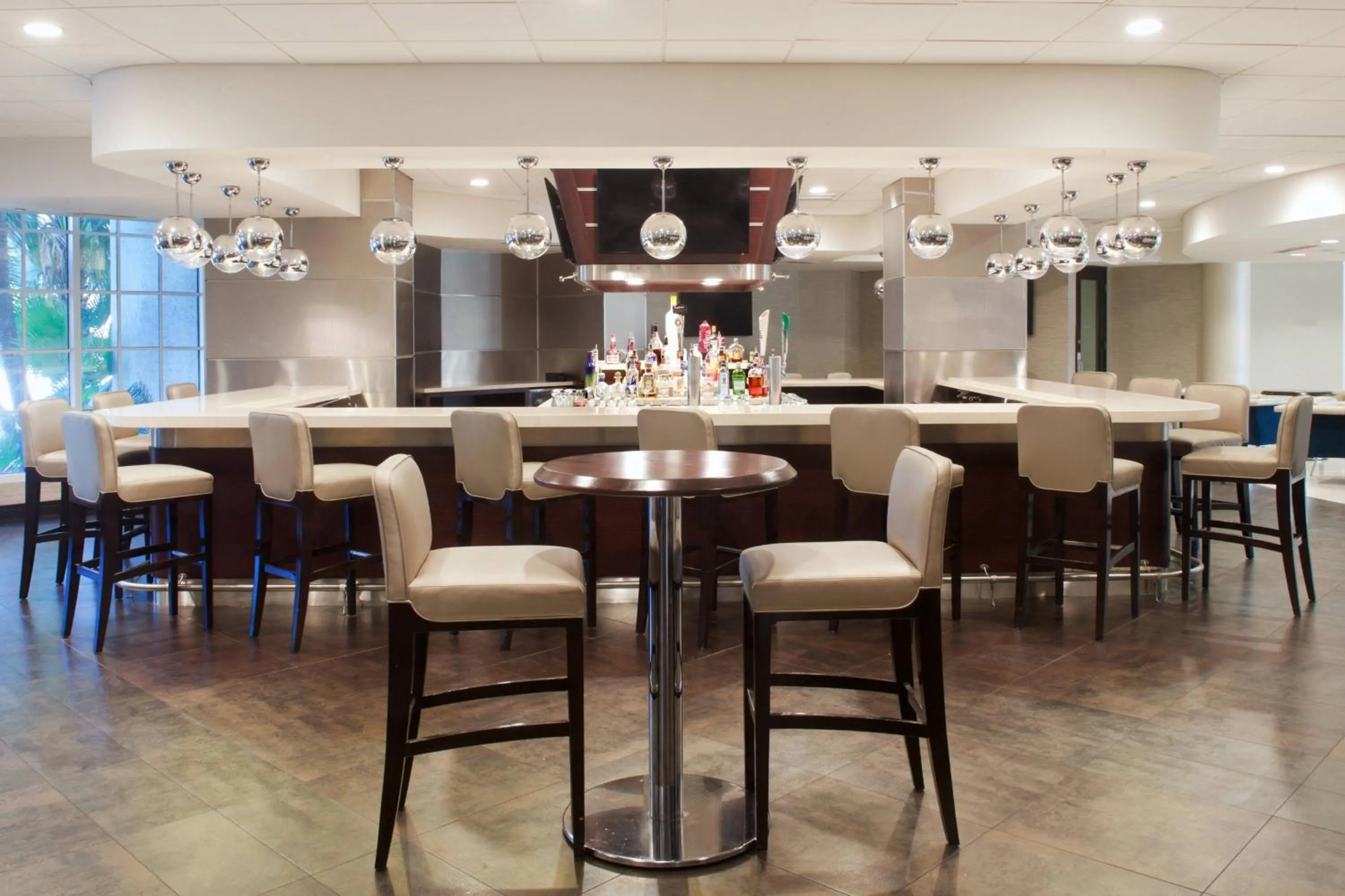 Lounge or bar in Sheraton Miami Airport Hotel and Executive Meeting Center
