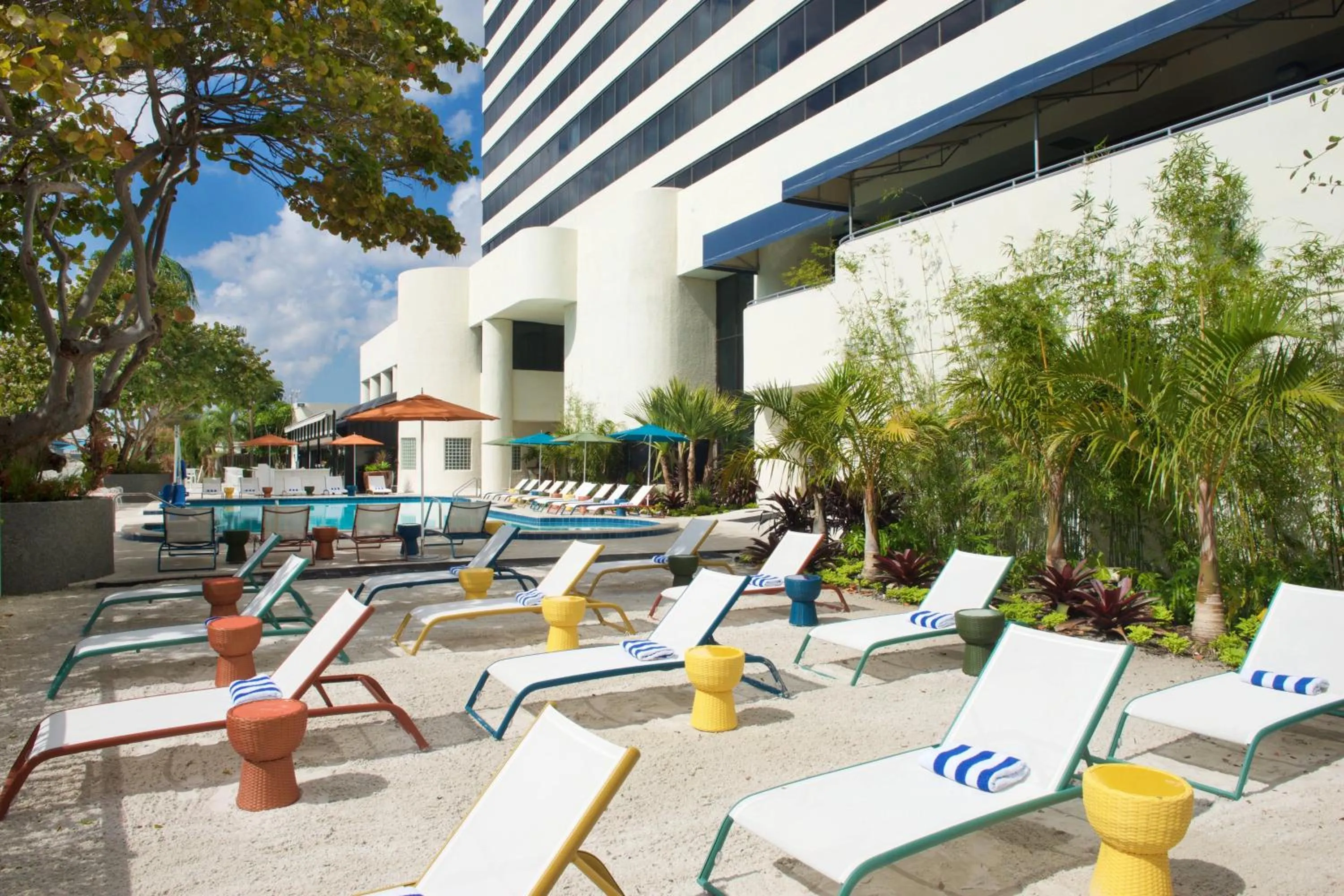 Swimming pool in Sheraton Miami Airport Hotel and Executive Meeting Center