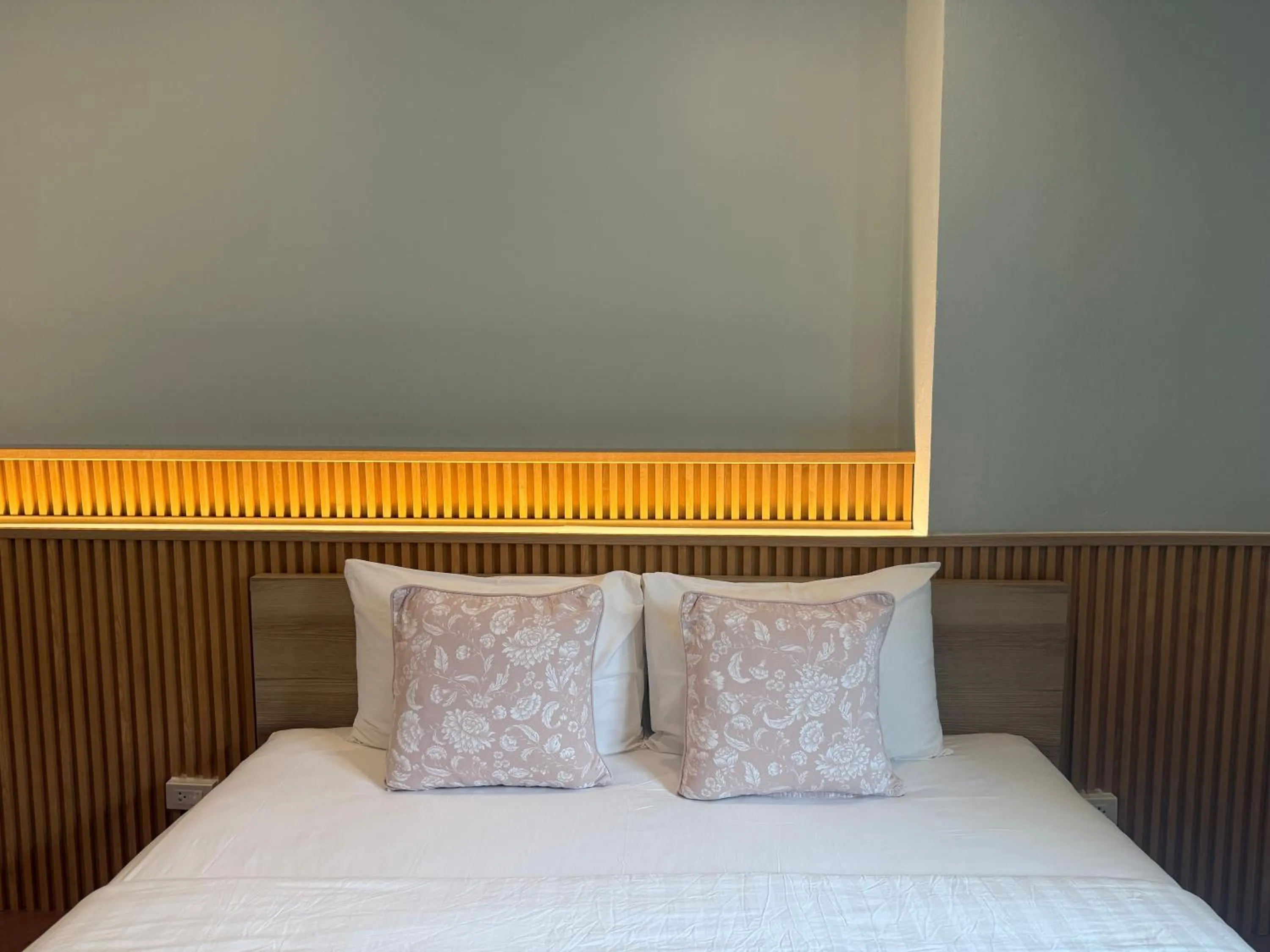 Bedroom, Bed in Into the town krabi