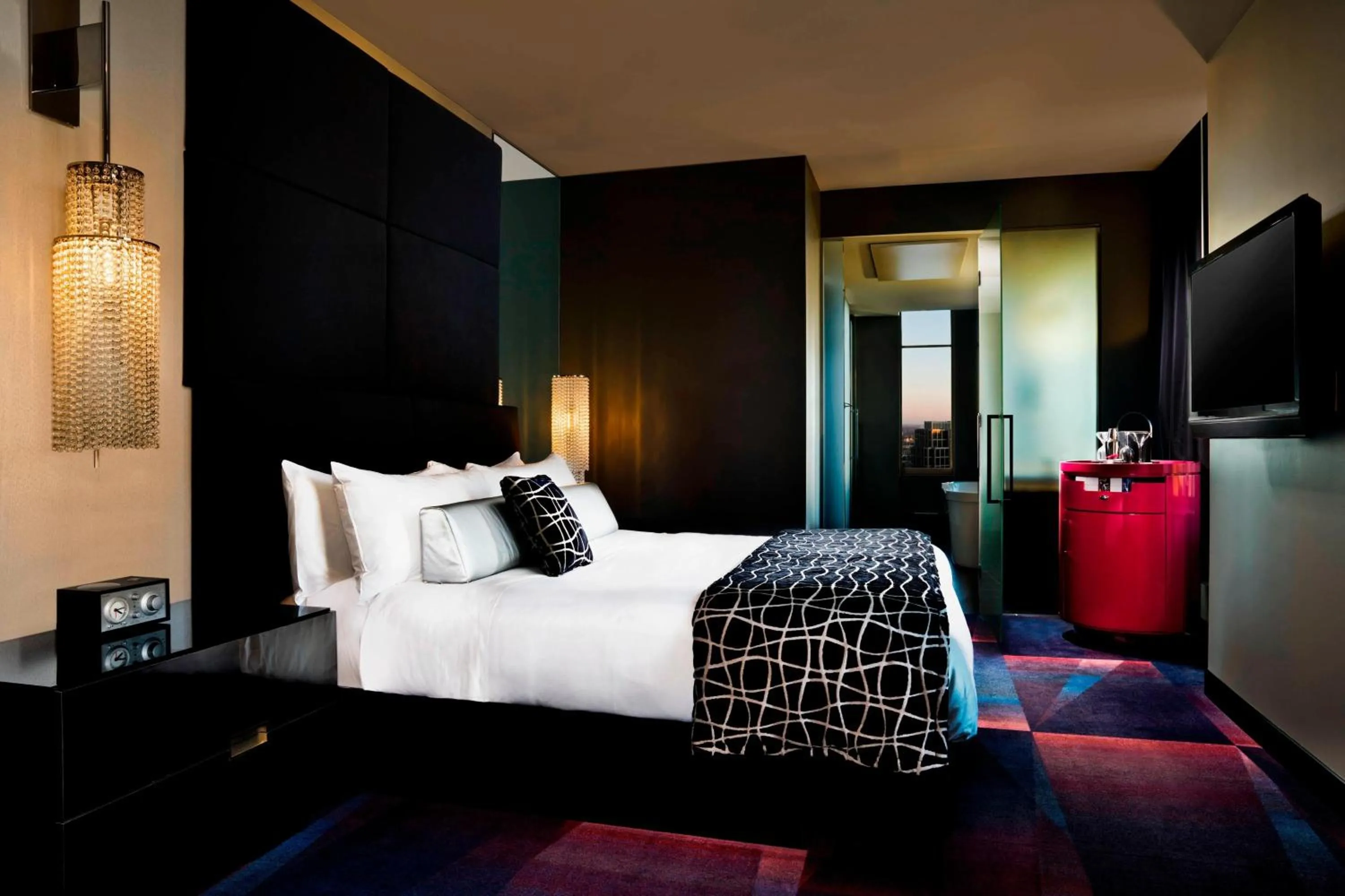 Bedroom, Bed in W Minneapolis - The Foshay