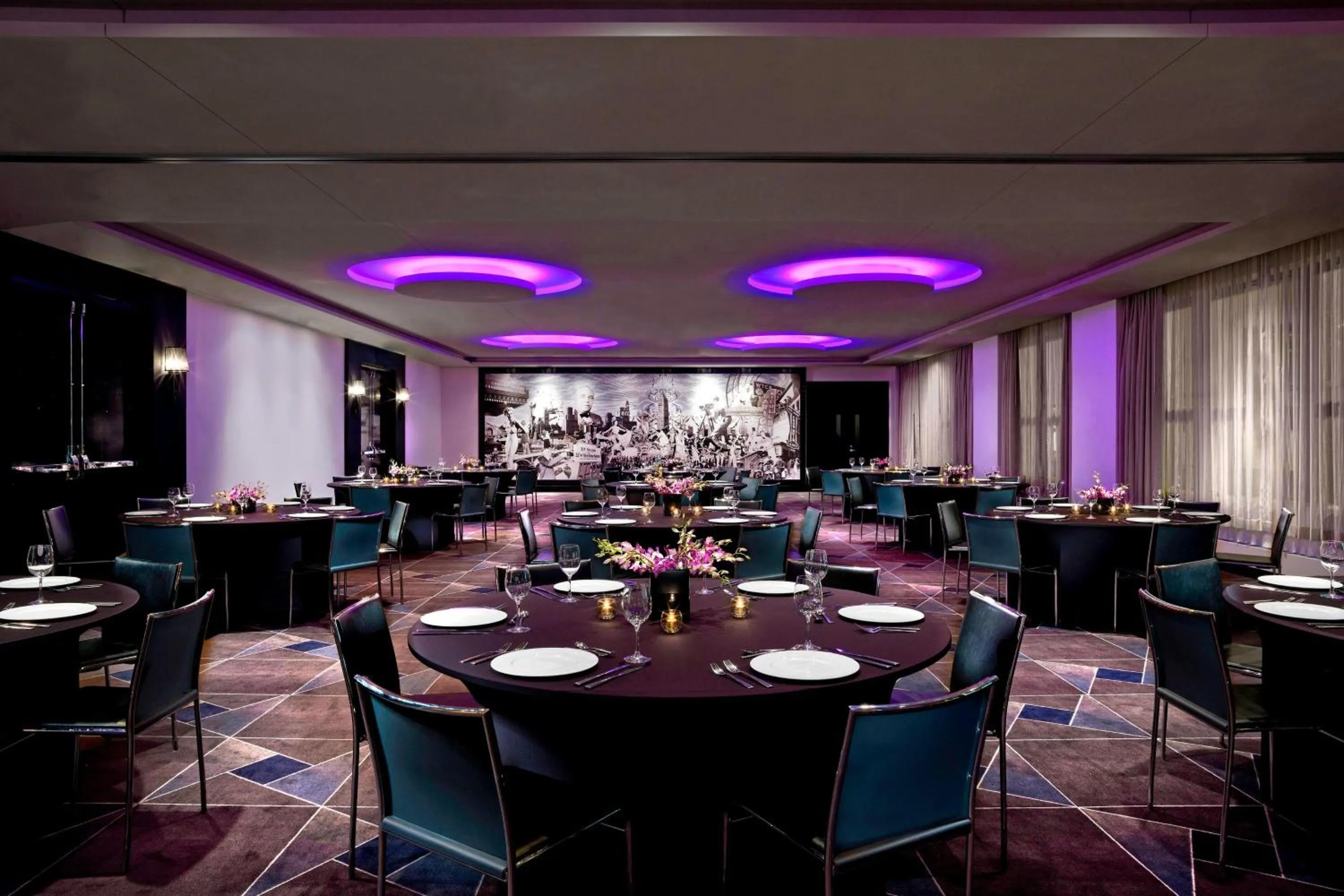 Meeting/conference room in W Minneapolis - The Foshay