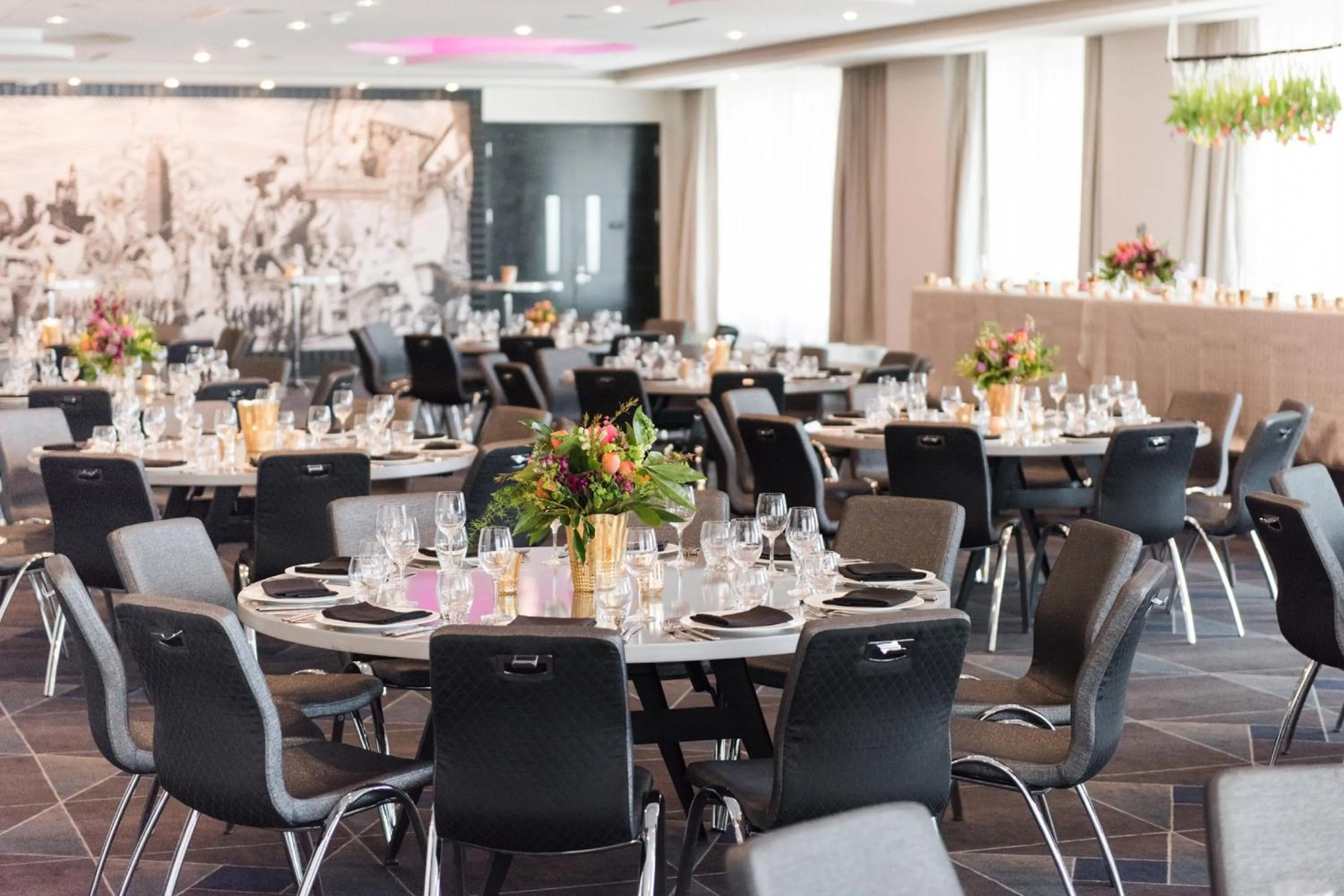 Meeting/conference room in W Minneapolis - The Foshay