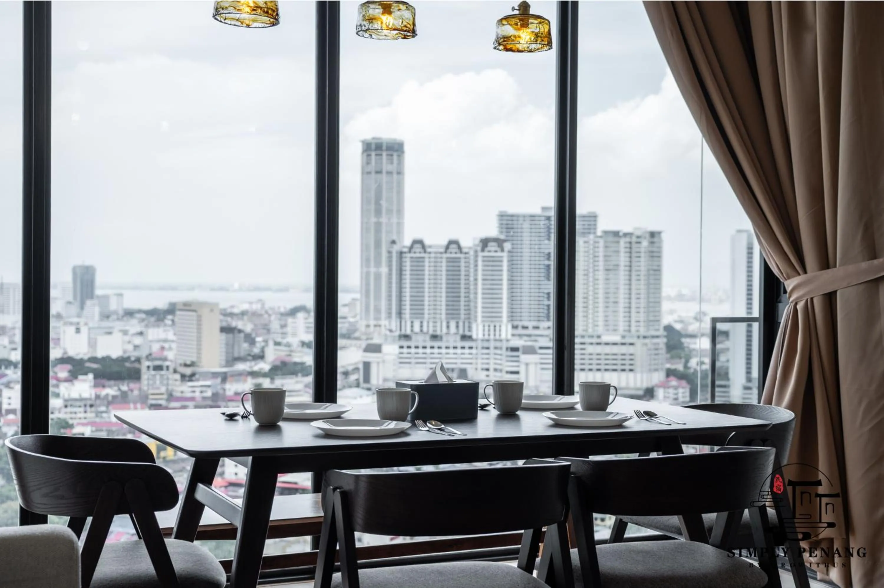 Dining area in Beacon Executive Suites