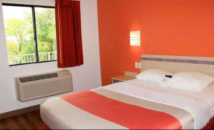 Bed in Motel 6-Enfield, CT - Hartford