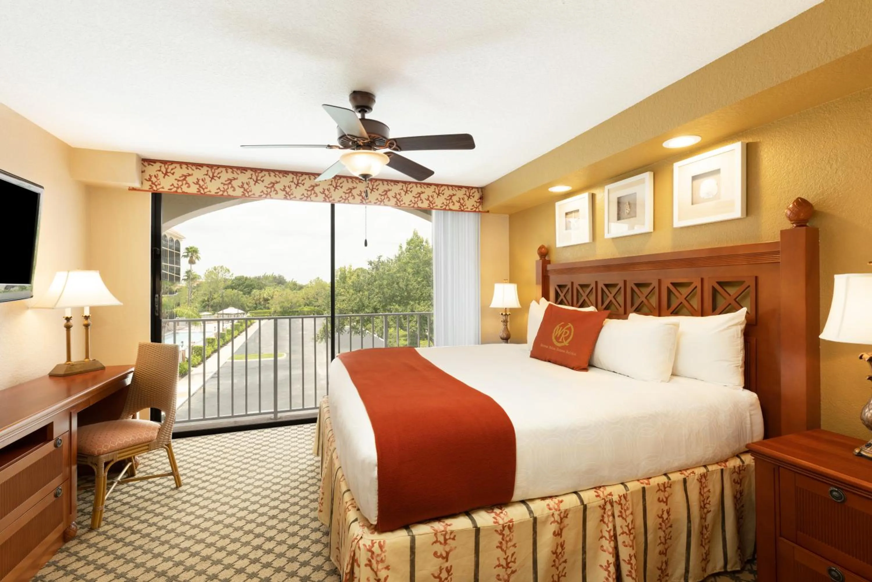 Bedroom, Bed in Westgate Towers Resort