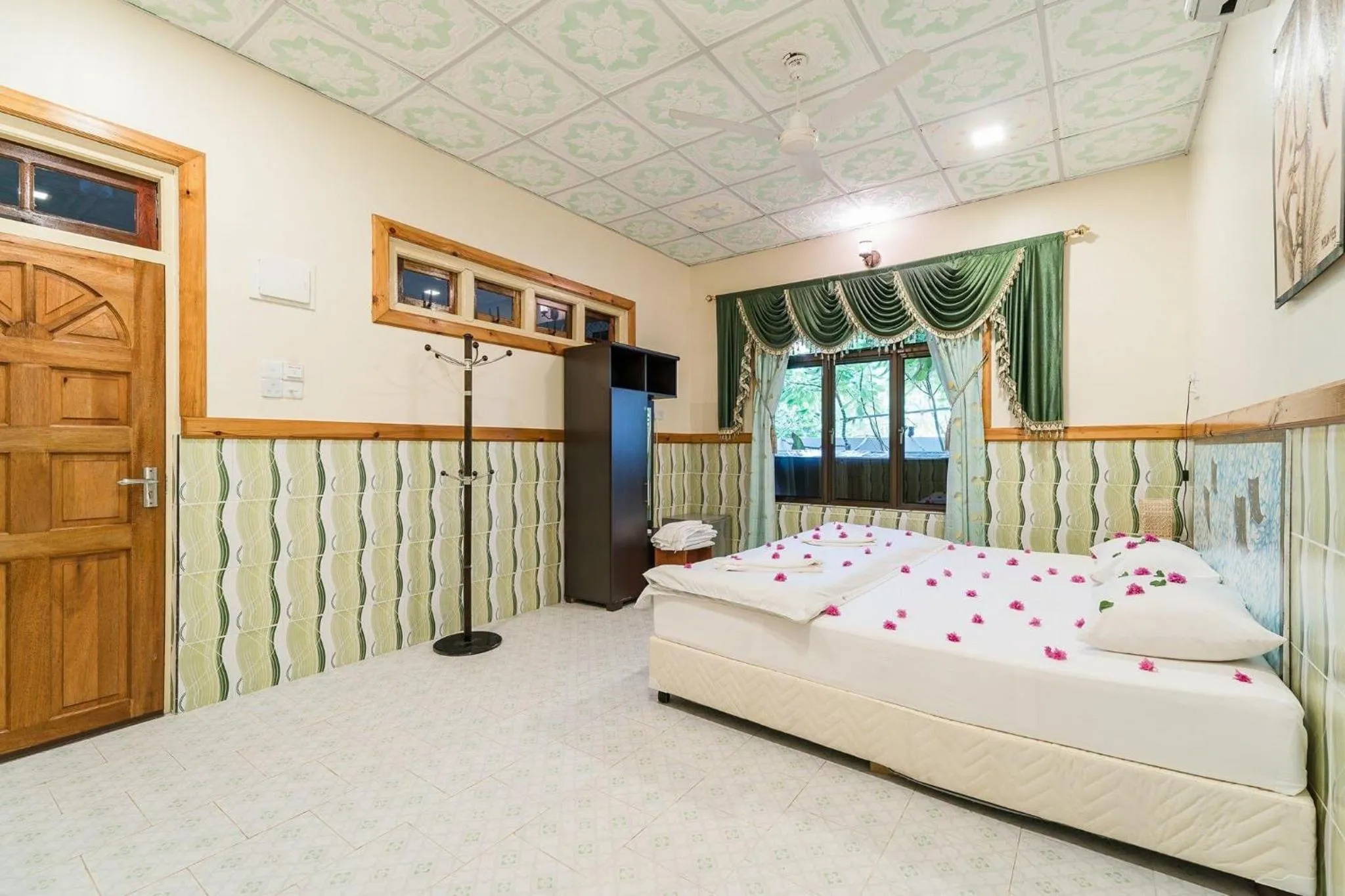 Bed in Summer Vibes Beach Front