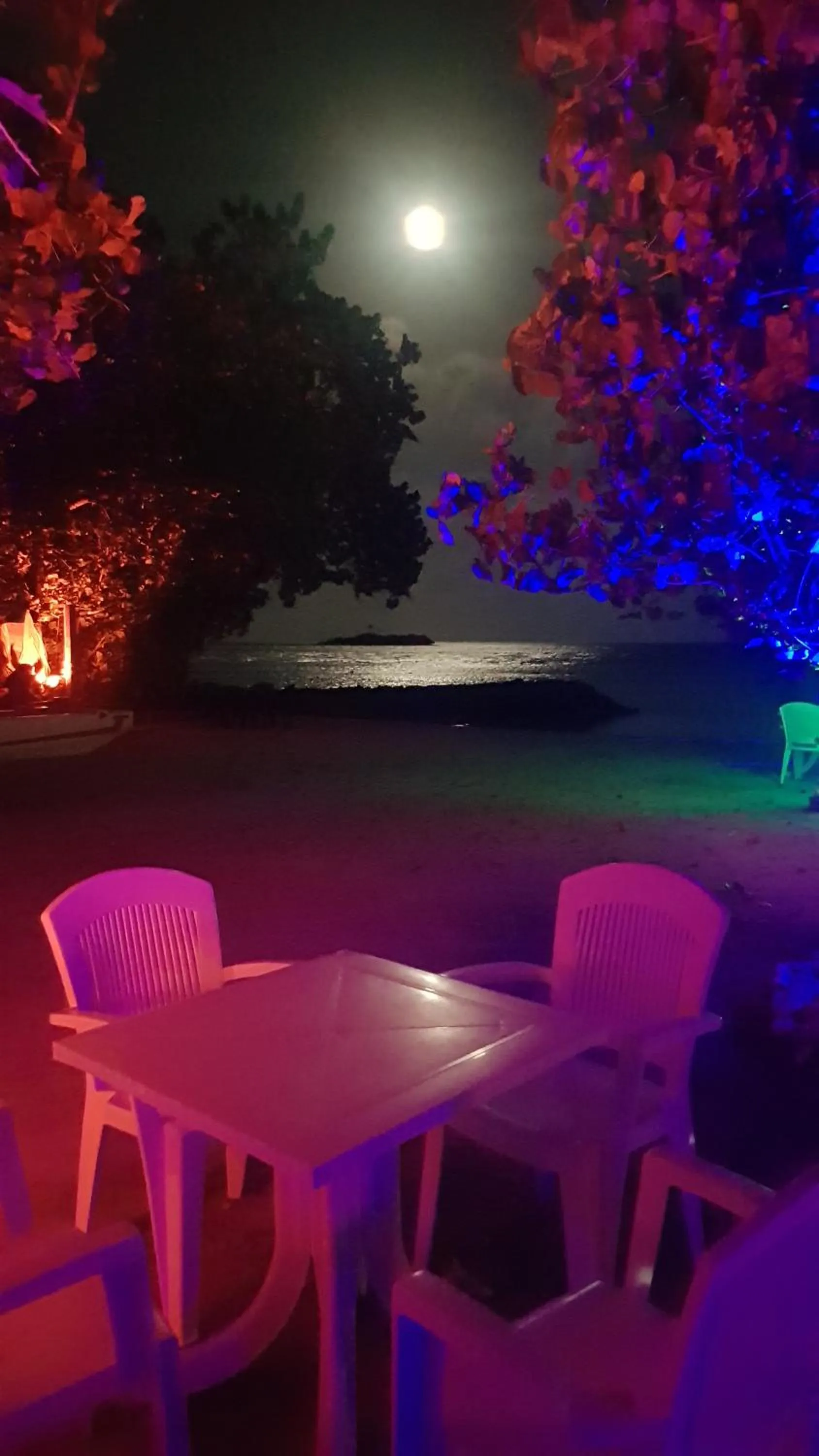 Restaurant/places to eat in Summer Vibes Beach Front