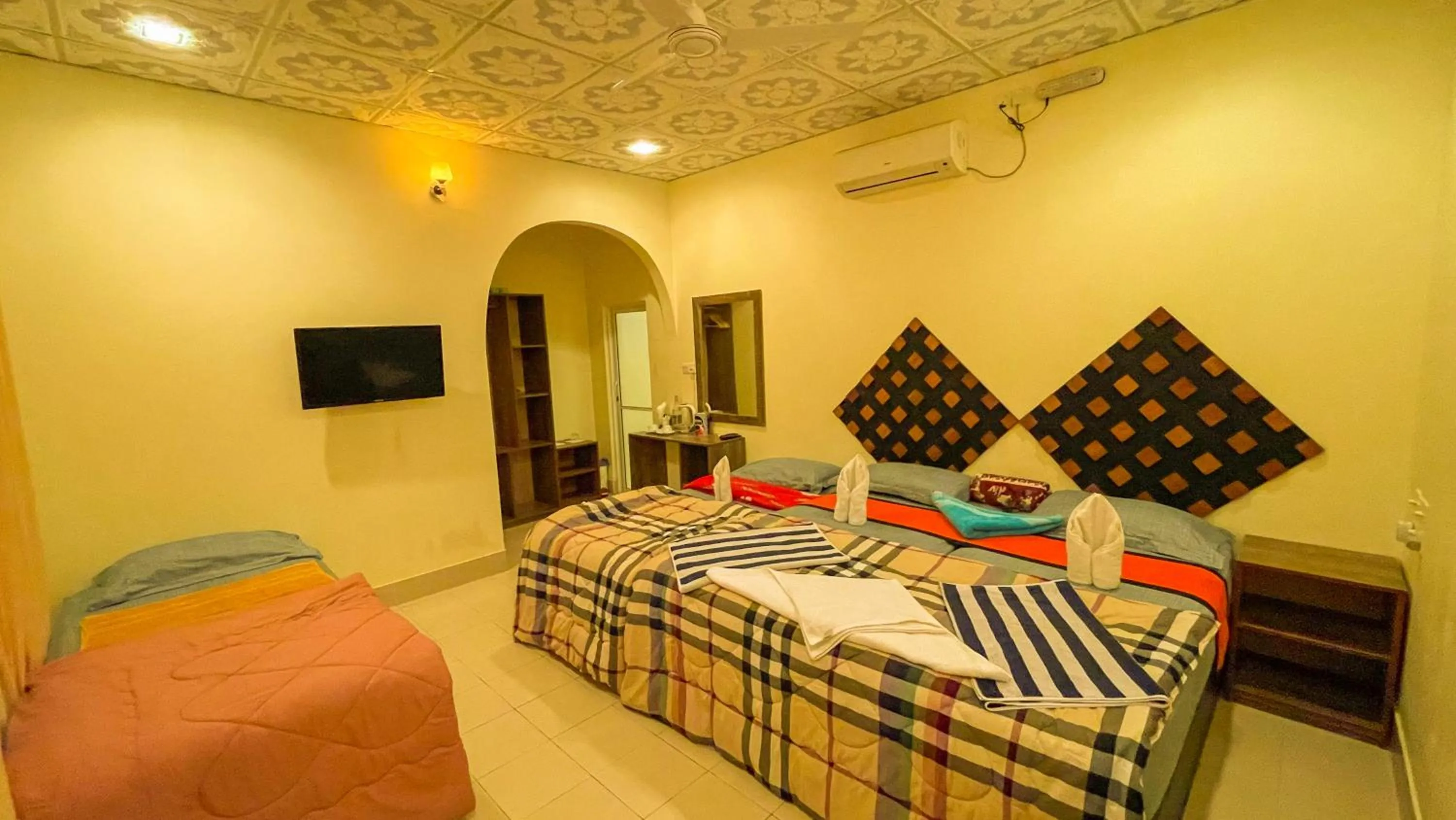 Bedroom, Bed in Summer Vibes Beach Front