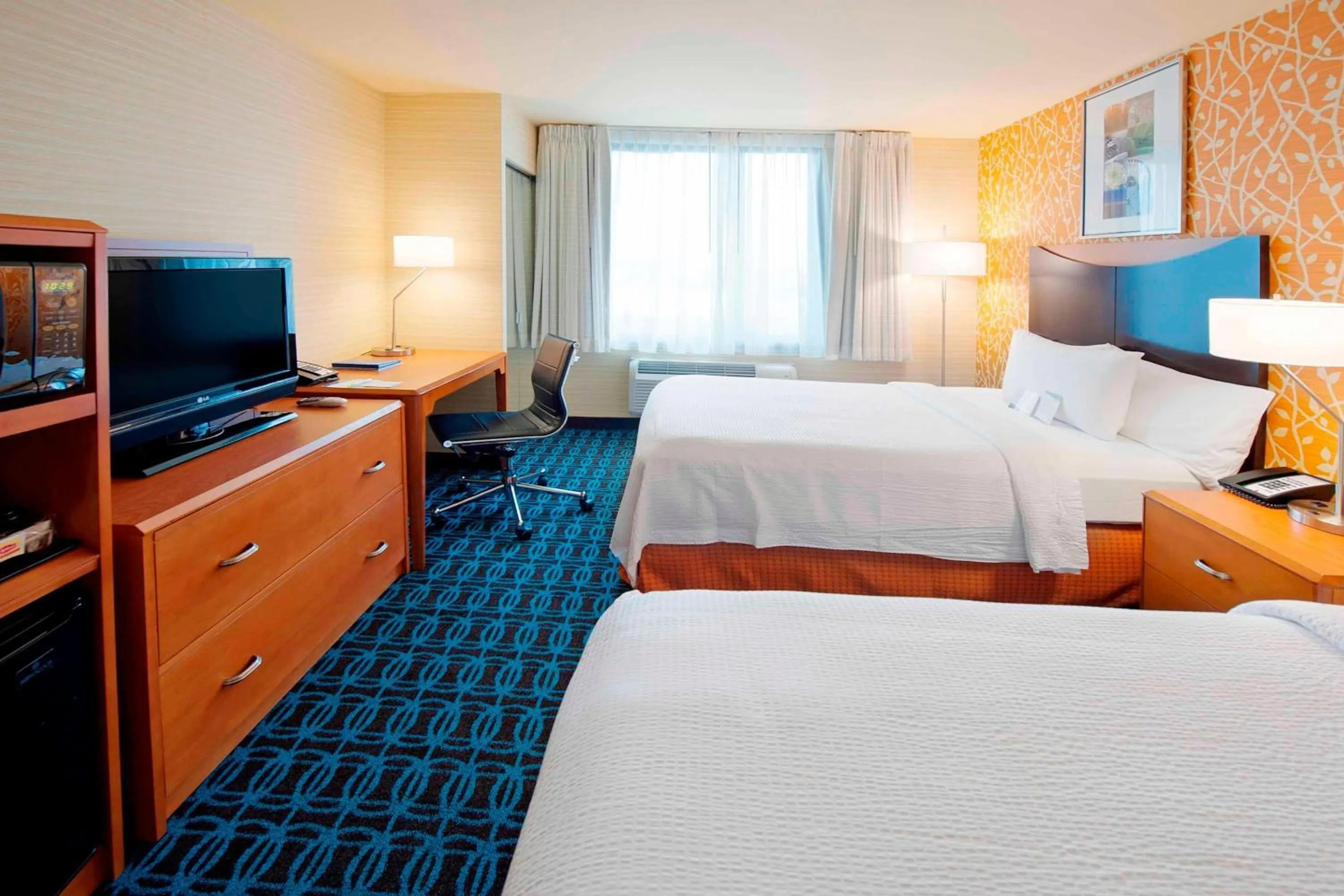 Photo of the whole room, Bed in Fairfield Inn by Marriott JFK Airport