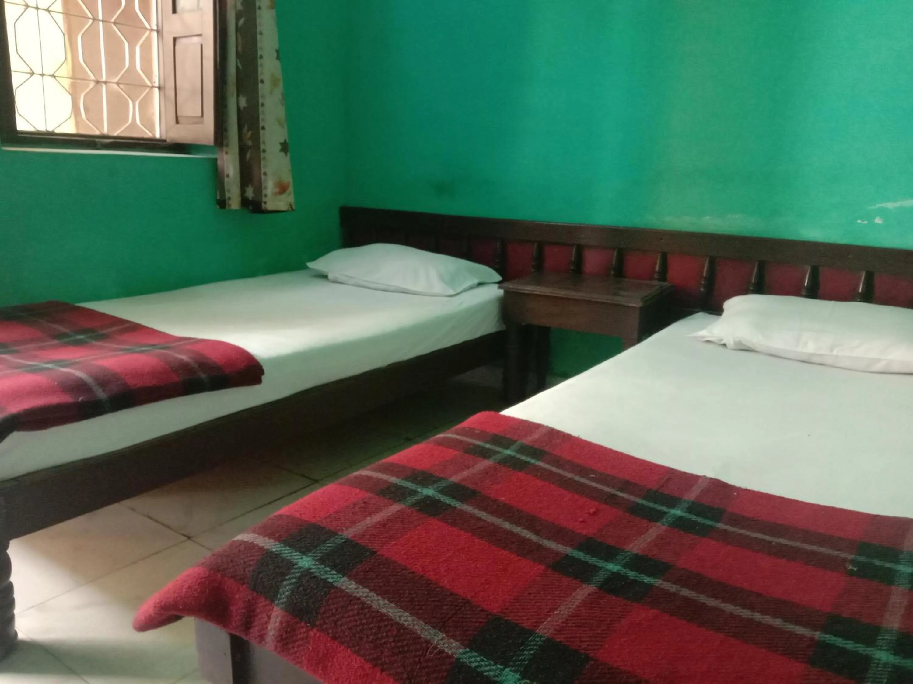HOTEL YOGI LODGE