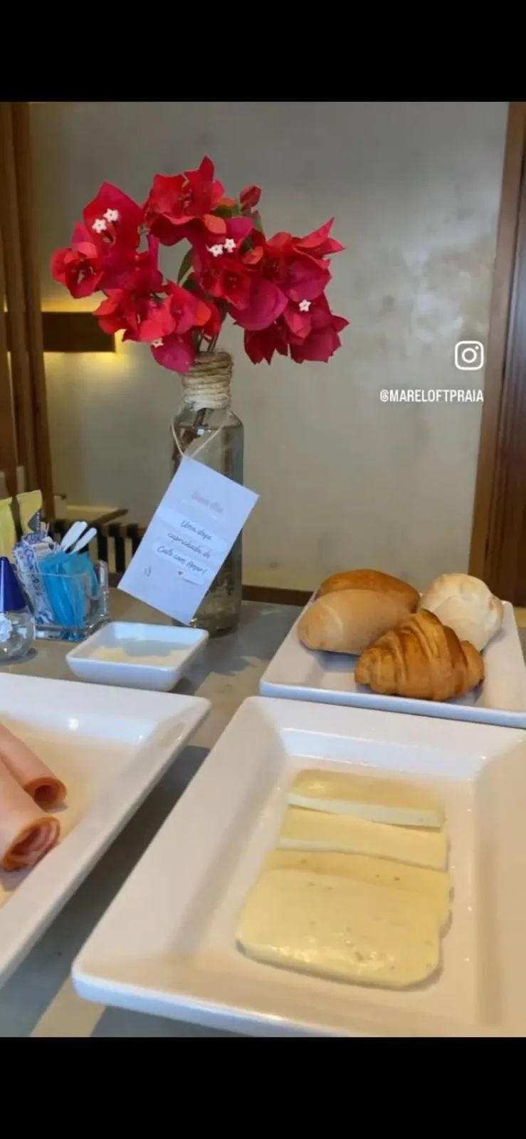 Breakfast in Maré Loft Praia