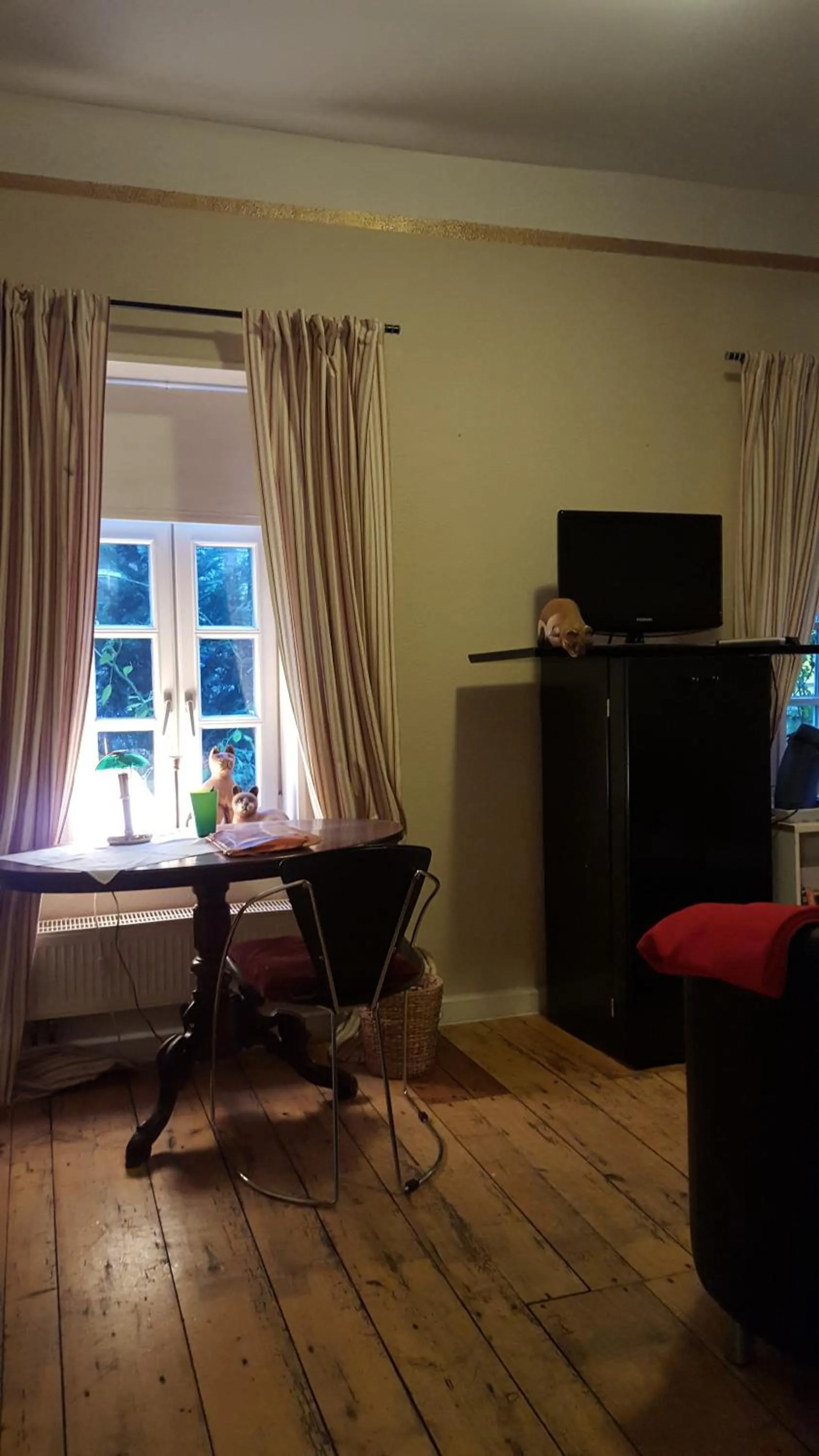 Seating area in Rosindell cottage