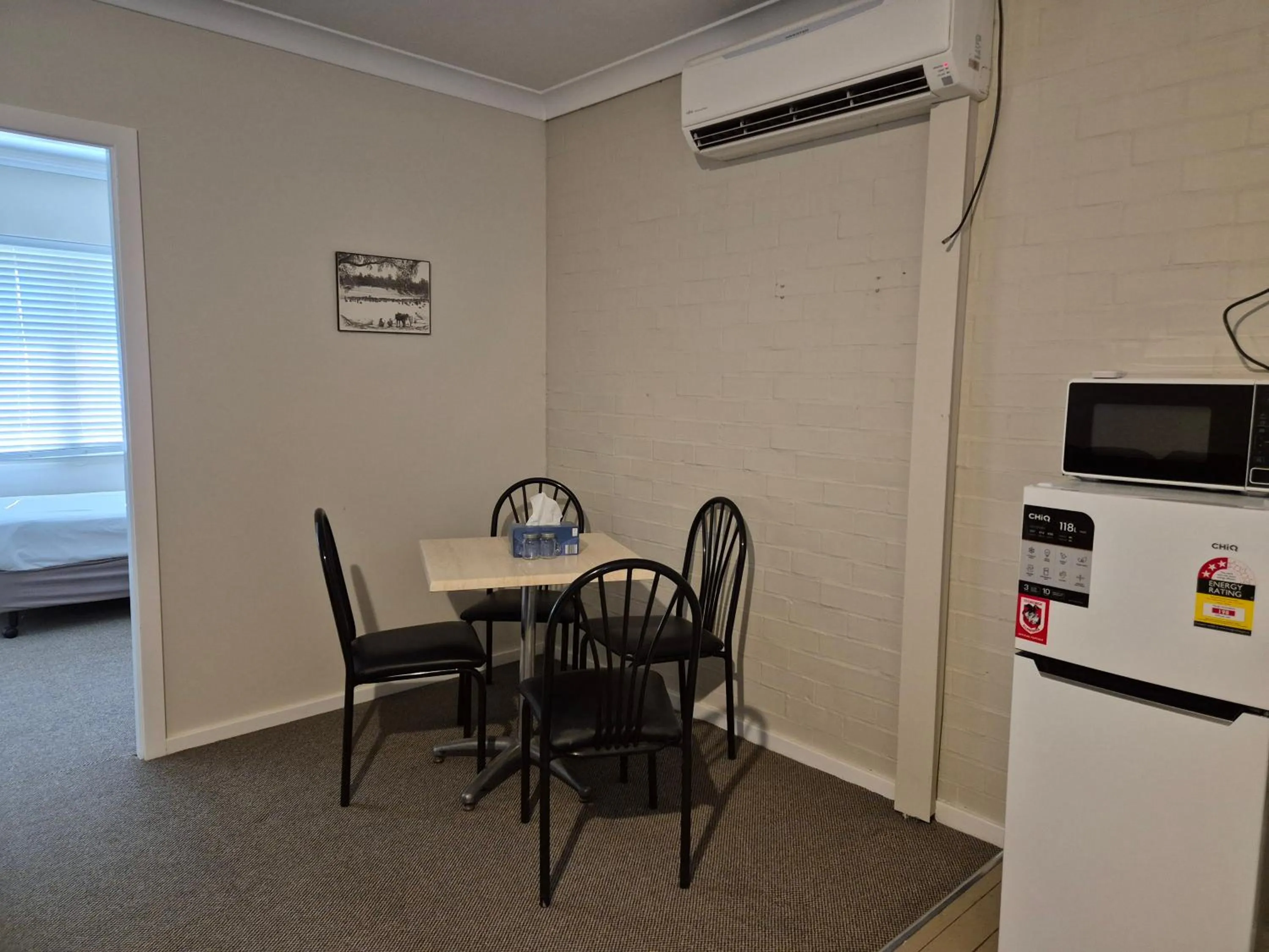 Kitchen or kitchenette in Vacy Hunter Valley Lodge