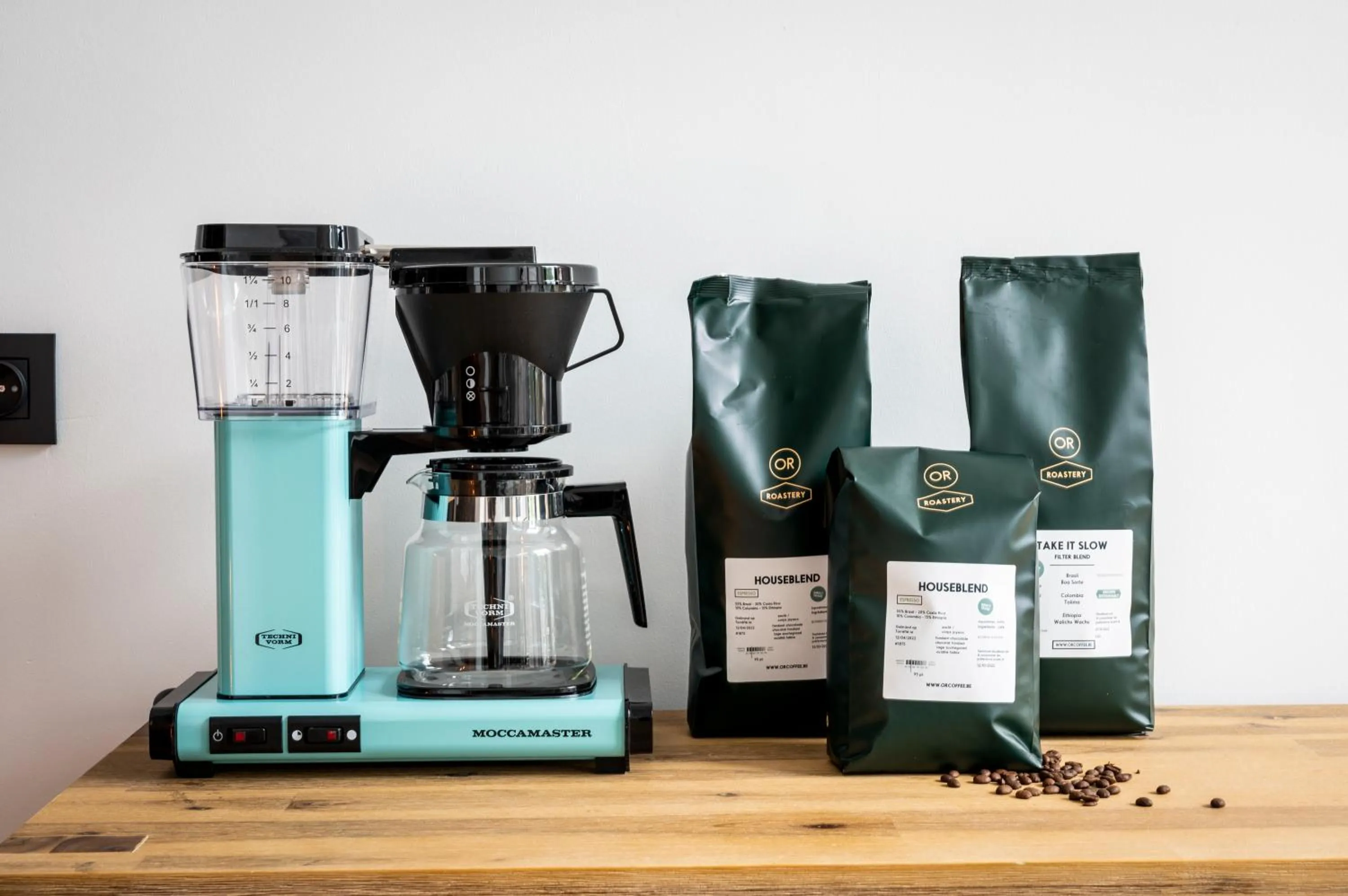 Coffee/tea facilities in L'ARTiste