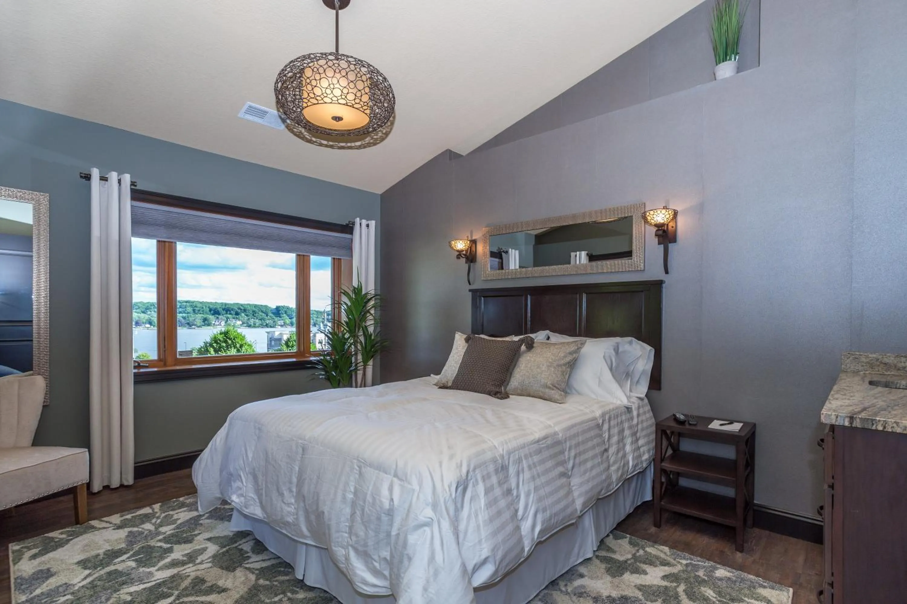 Bed in River View Lodge