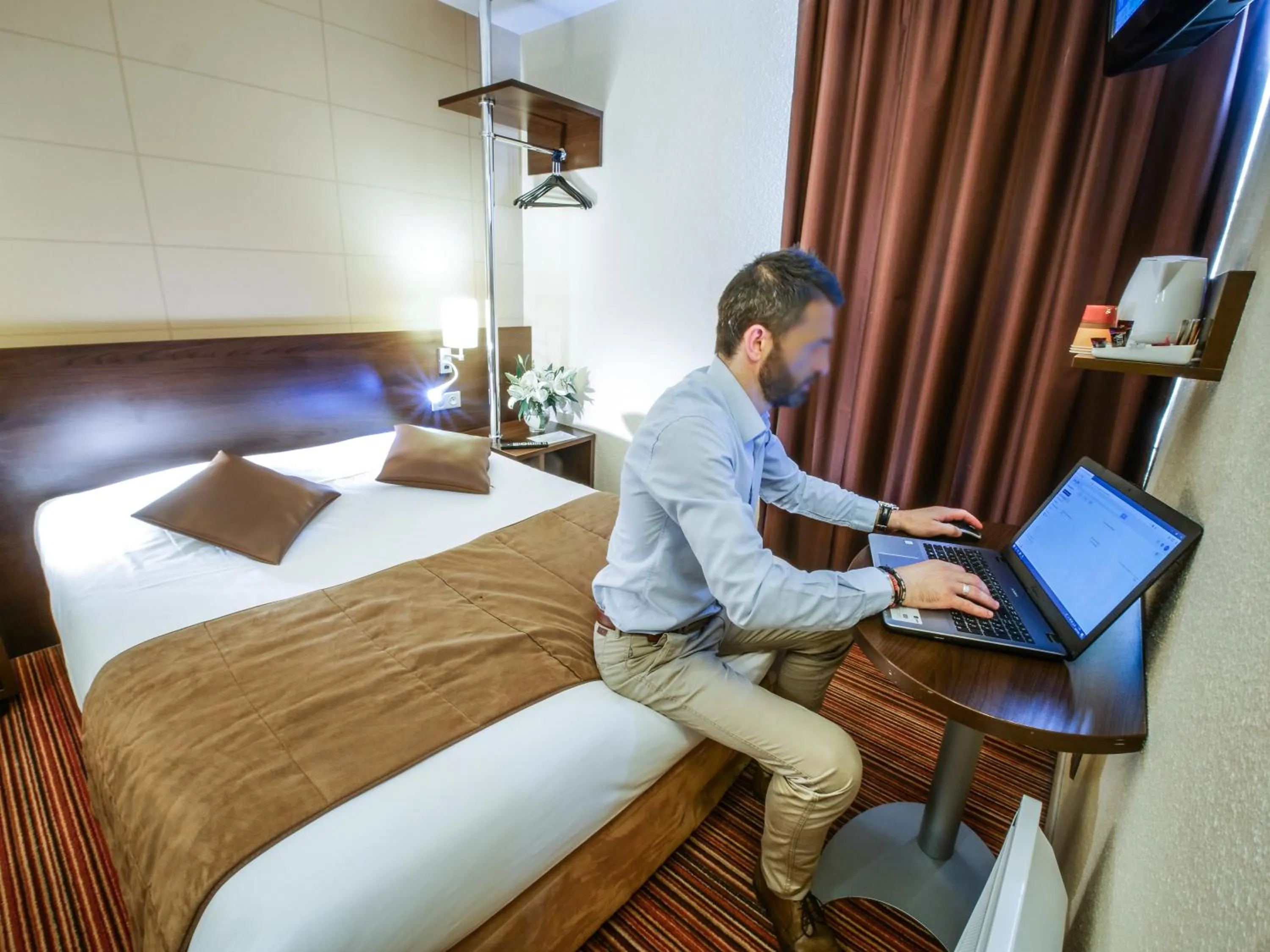 Bedroom, Bed in Hôtel Inn Design Resto Novo Amiens
